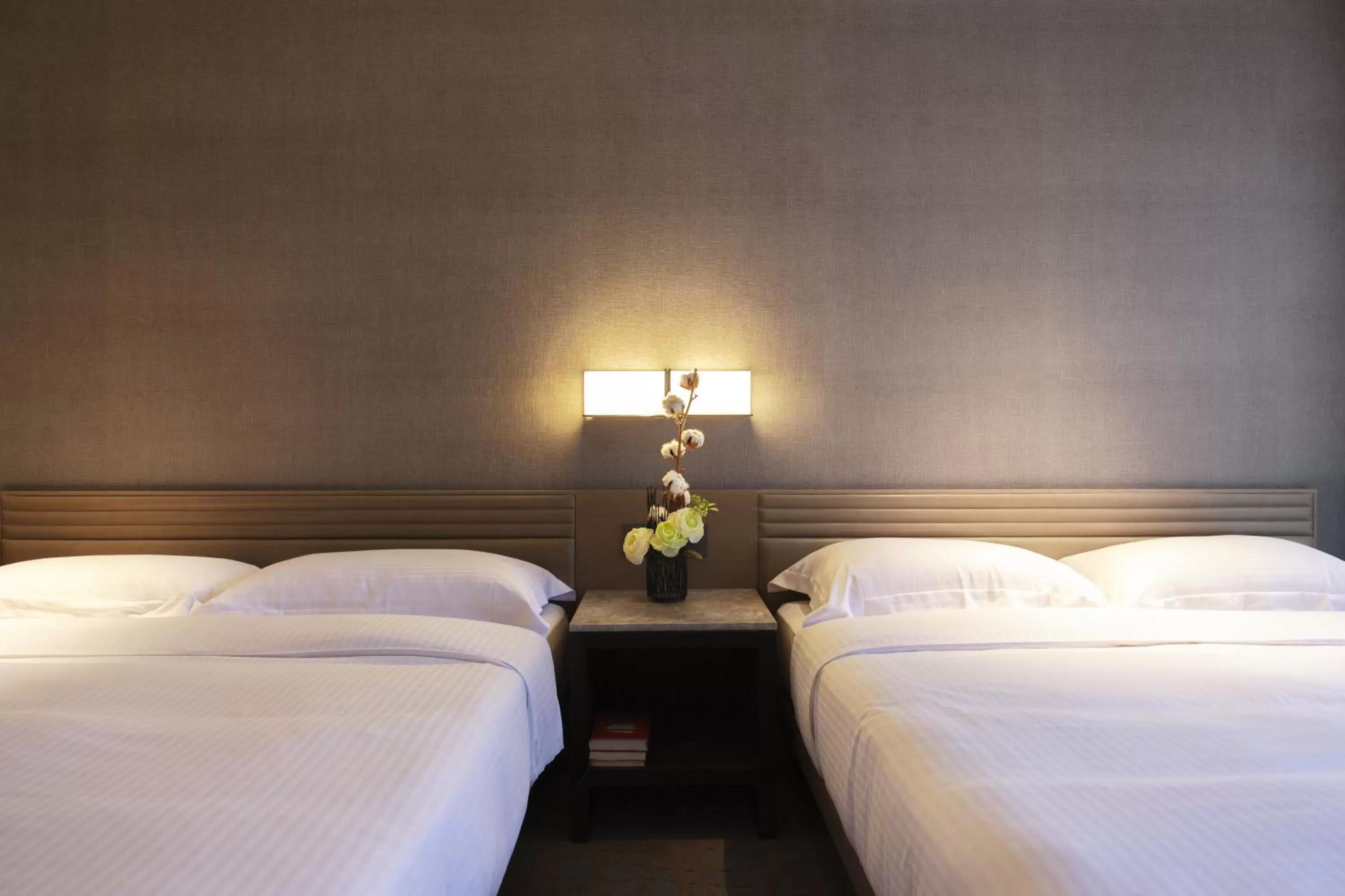 Photo of the whole room, Bed in Hotel Midtown Richardson