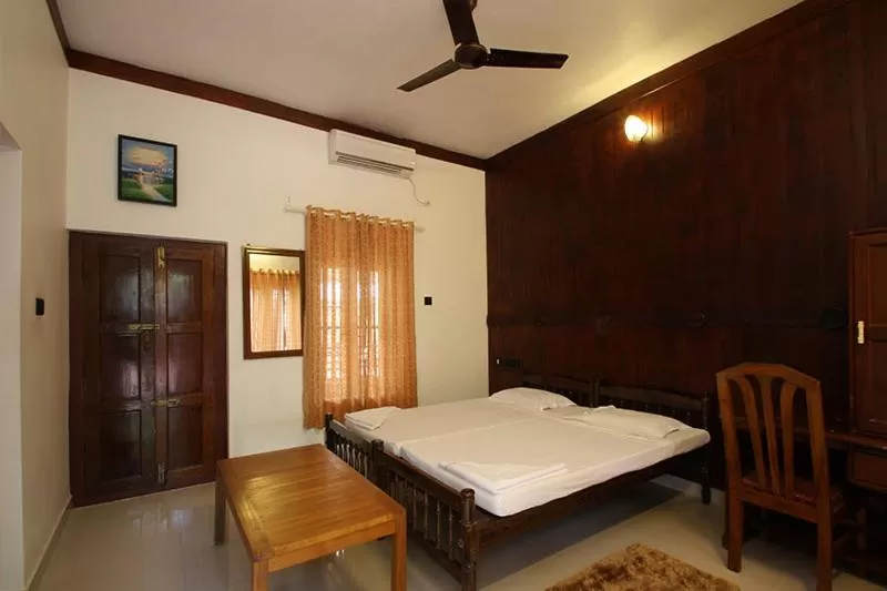 Photo of the whole room, Bed in Raja Park Beach Resort