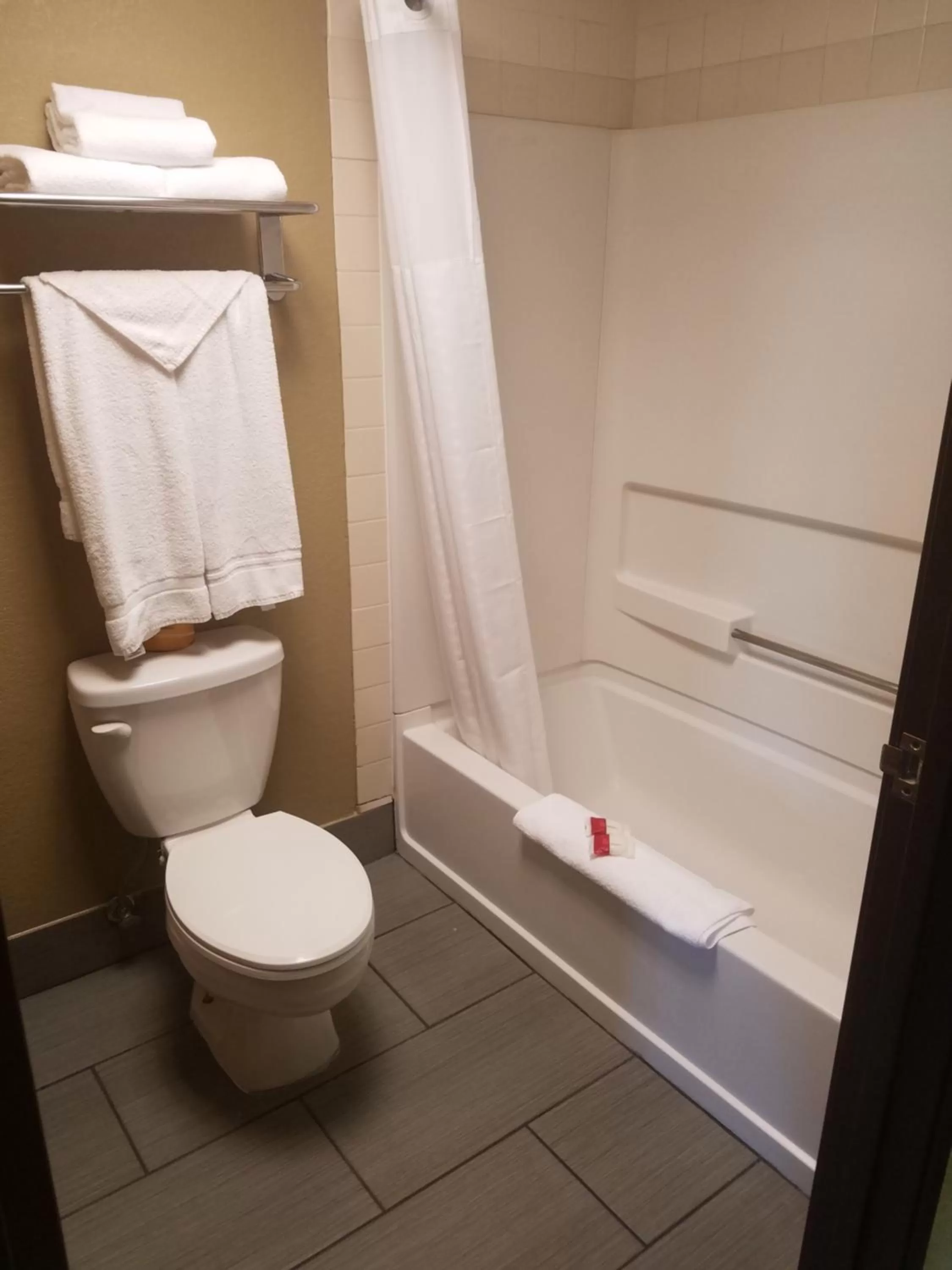 Super 8 by Wyndham Wichita North