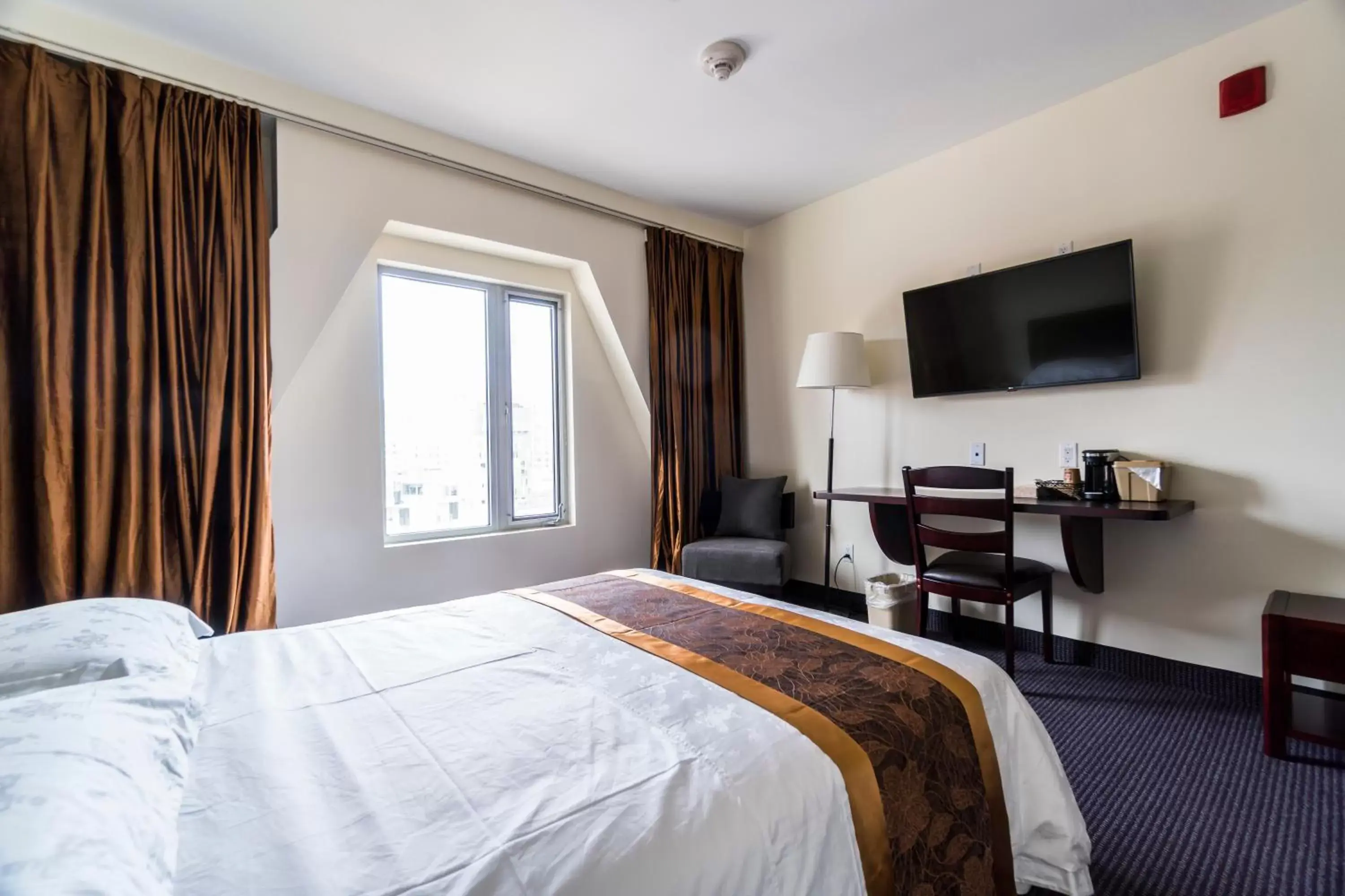 Standard Queen Room in John Hotel Standard Queen Room in John Hotel