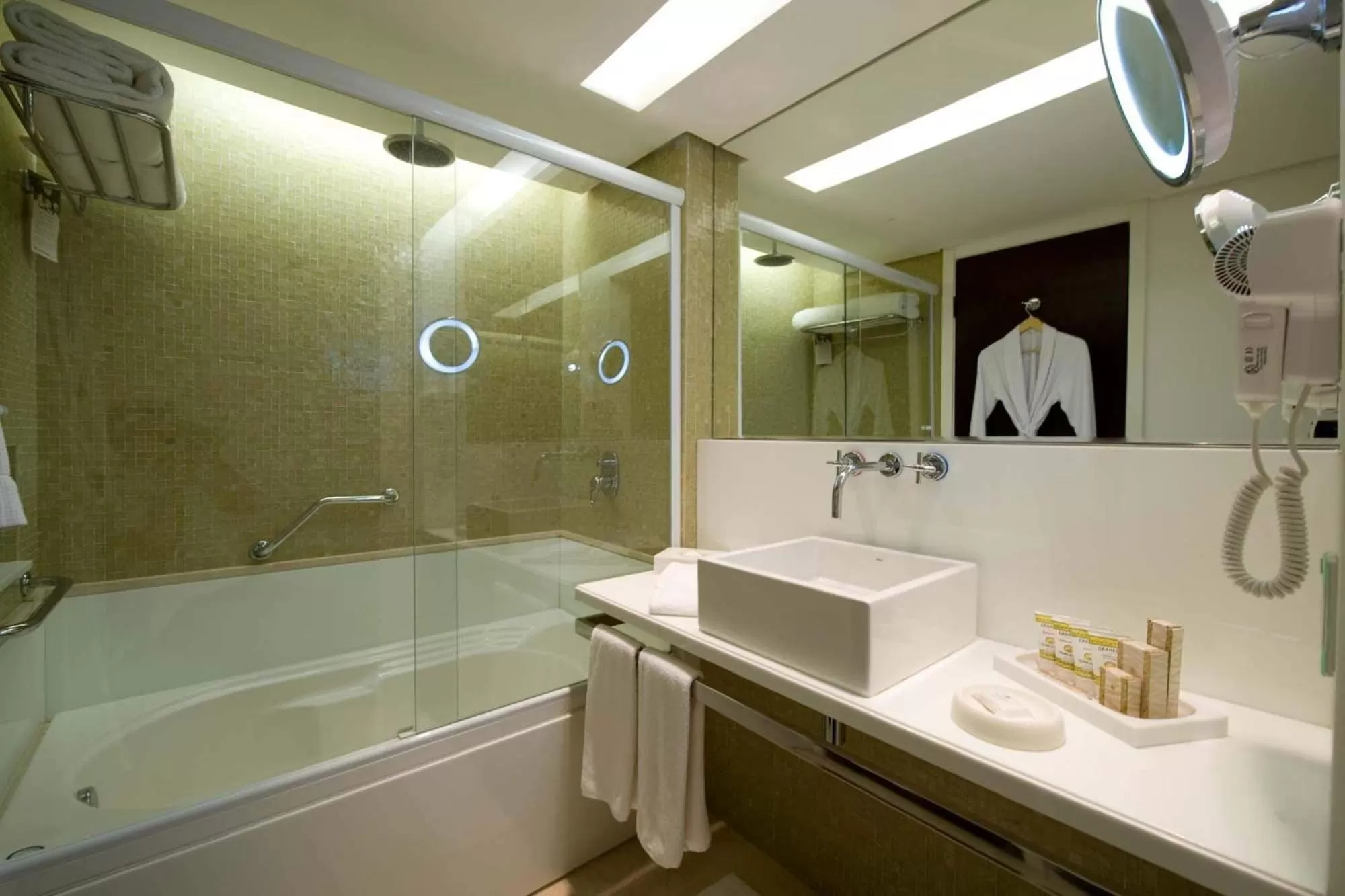 Bathroom in Hotel Gran Marquise