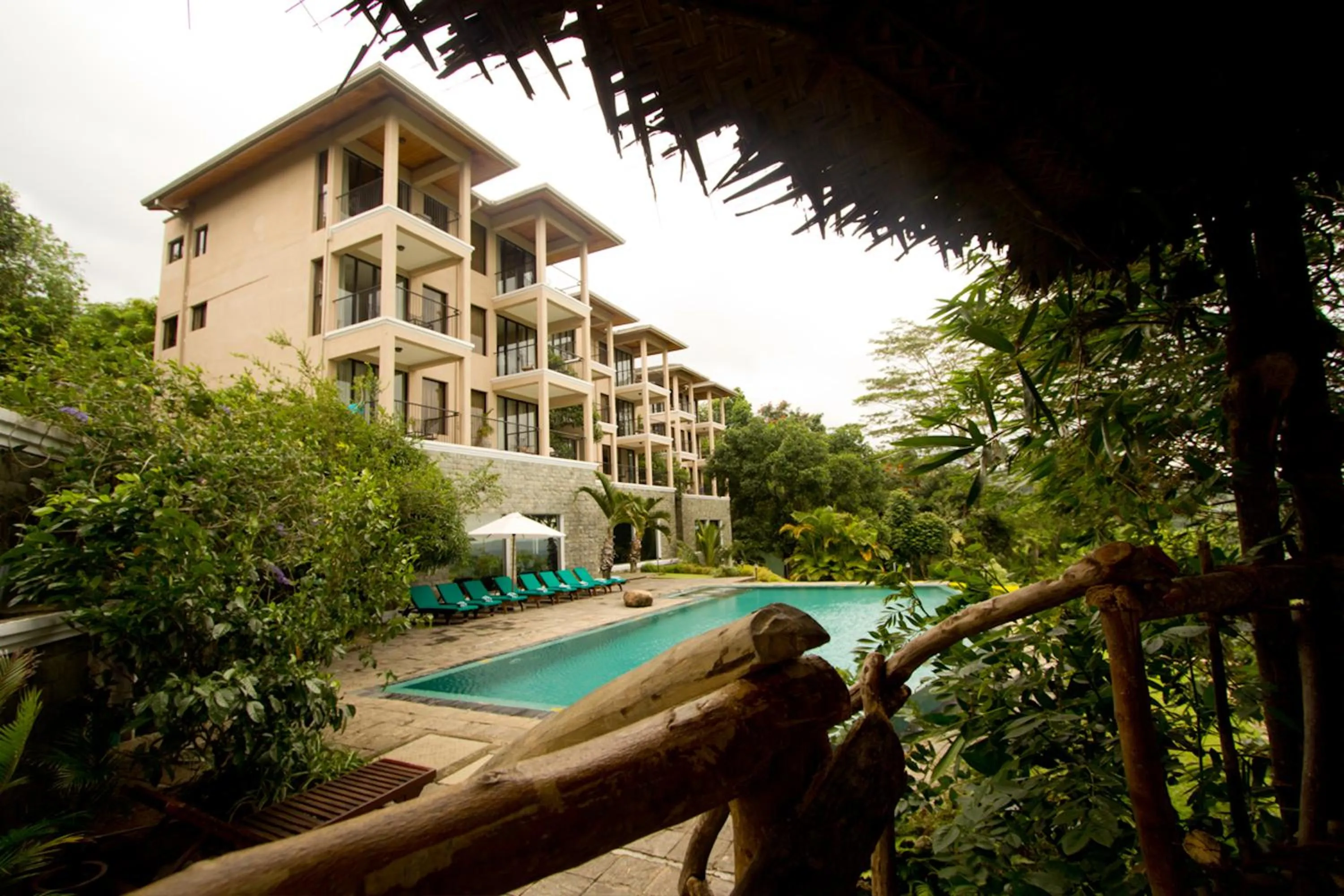 Property building in Randholee Resort & Spa