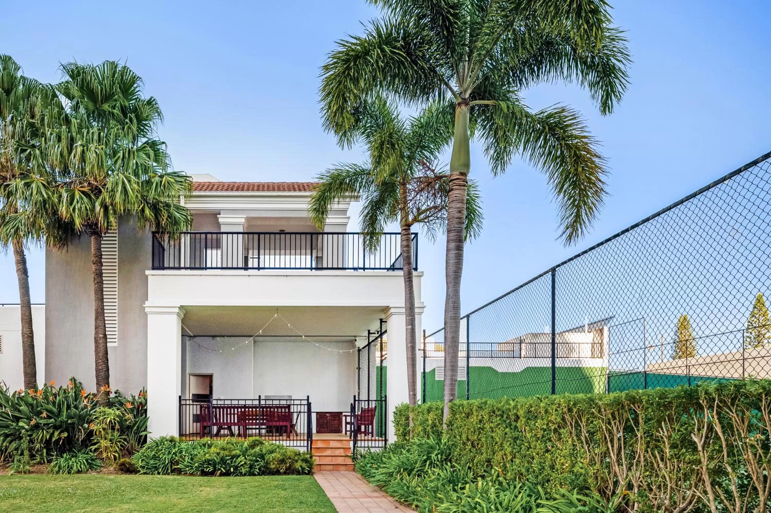 Property building in Mantra Coolangatta Beach