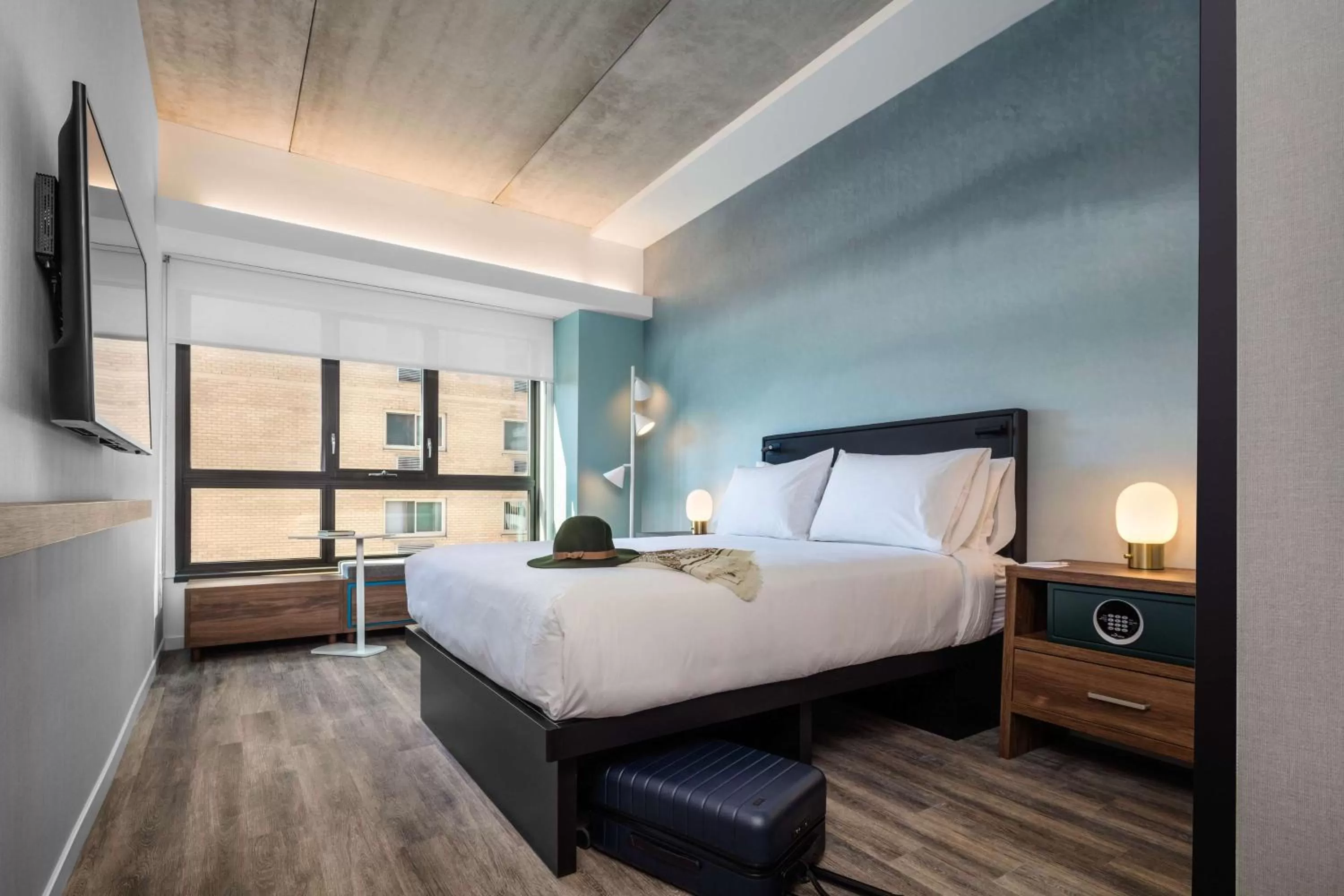 Bedroom, Bed in Motto by Hilton Philadelphia Rittenhouse Square