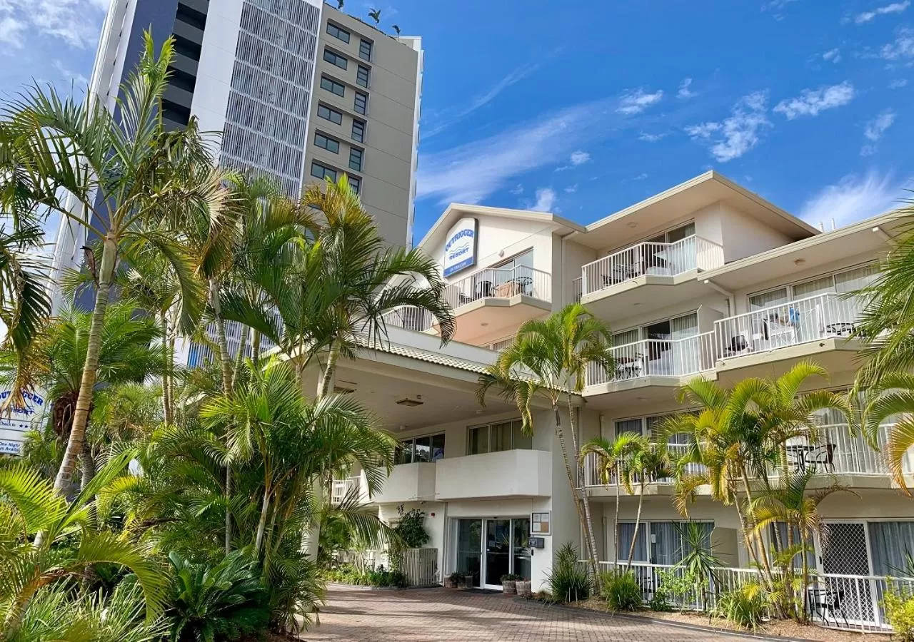 Property building in Outrigger Burleigh