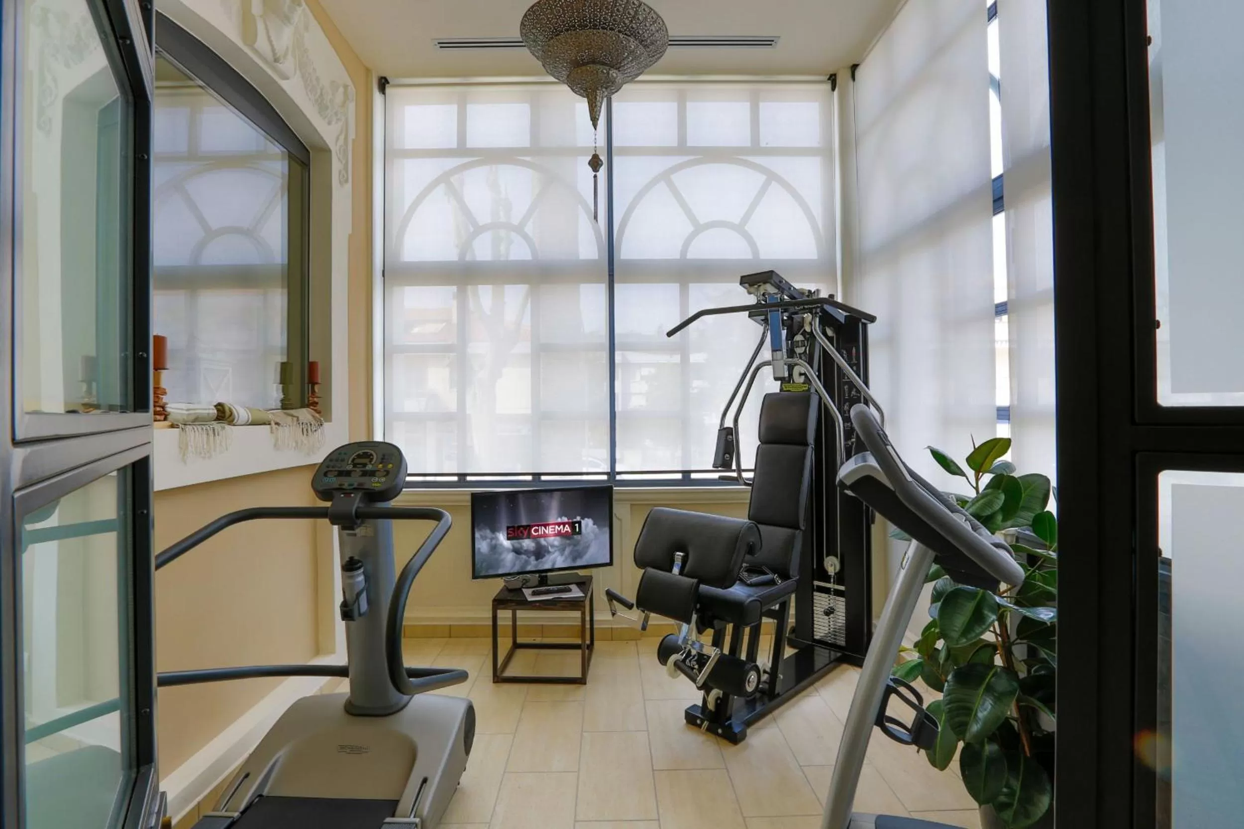 Fitness centre/facilities in Hotel 900