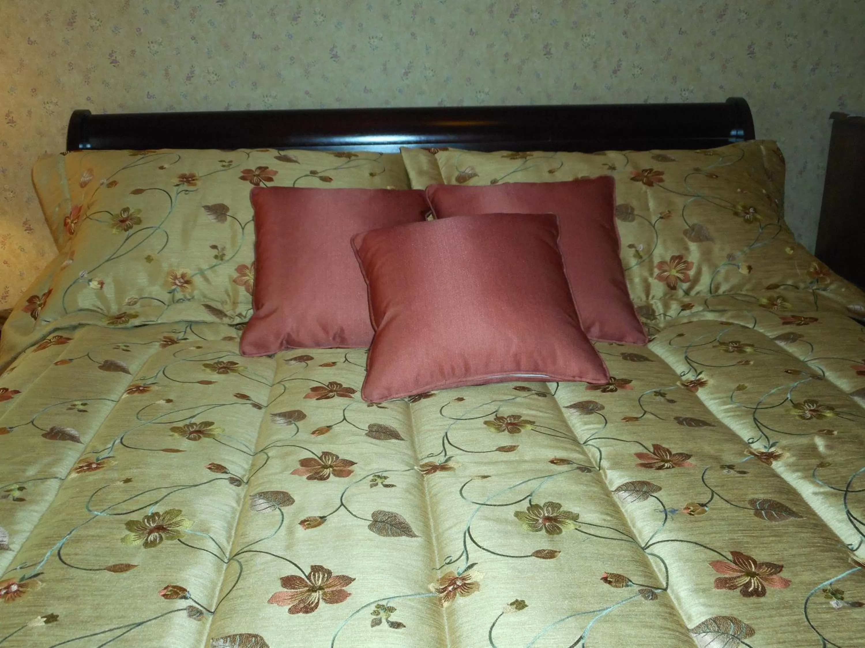 Bed in Côté's Bed & Breakfast