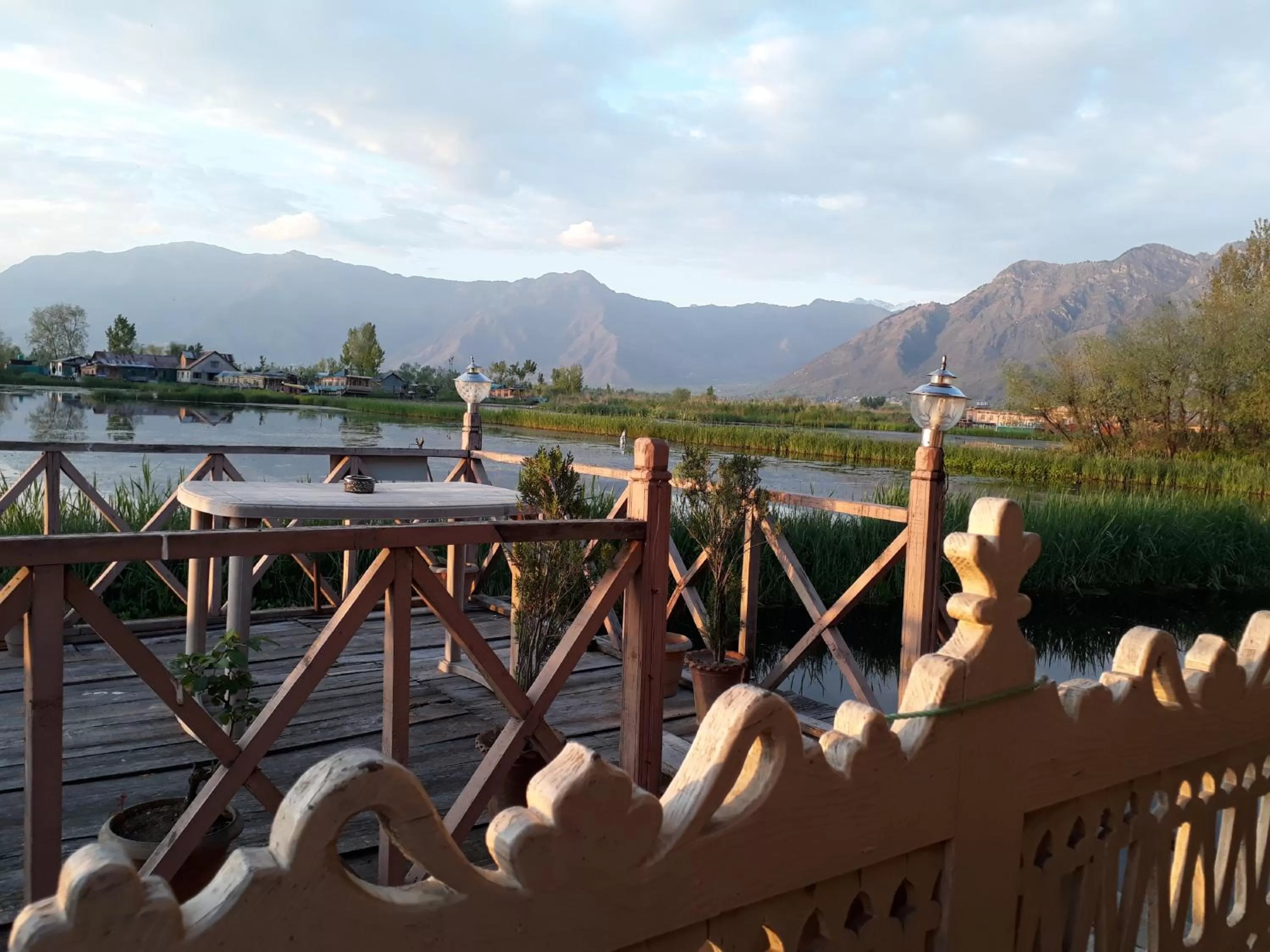 Balcony/Terrace in Houseboat Zaindari Palace