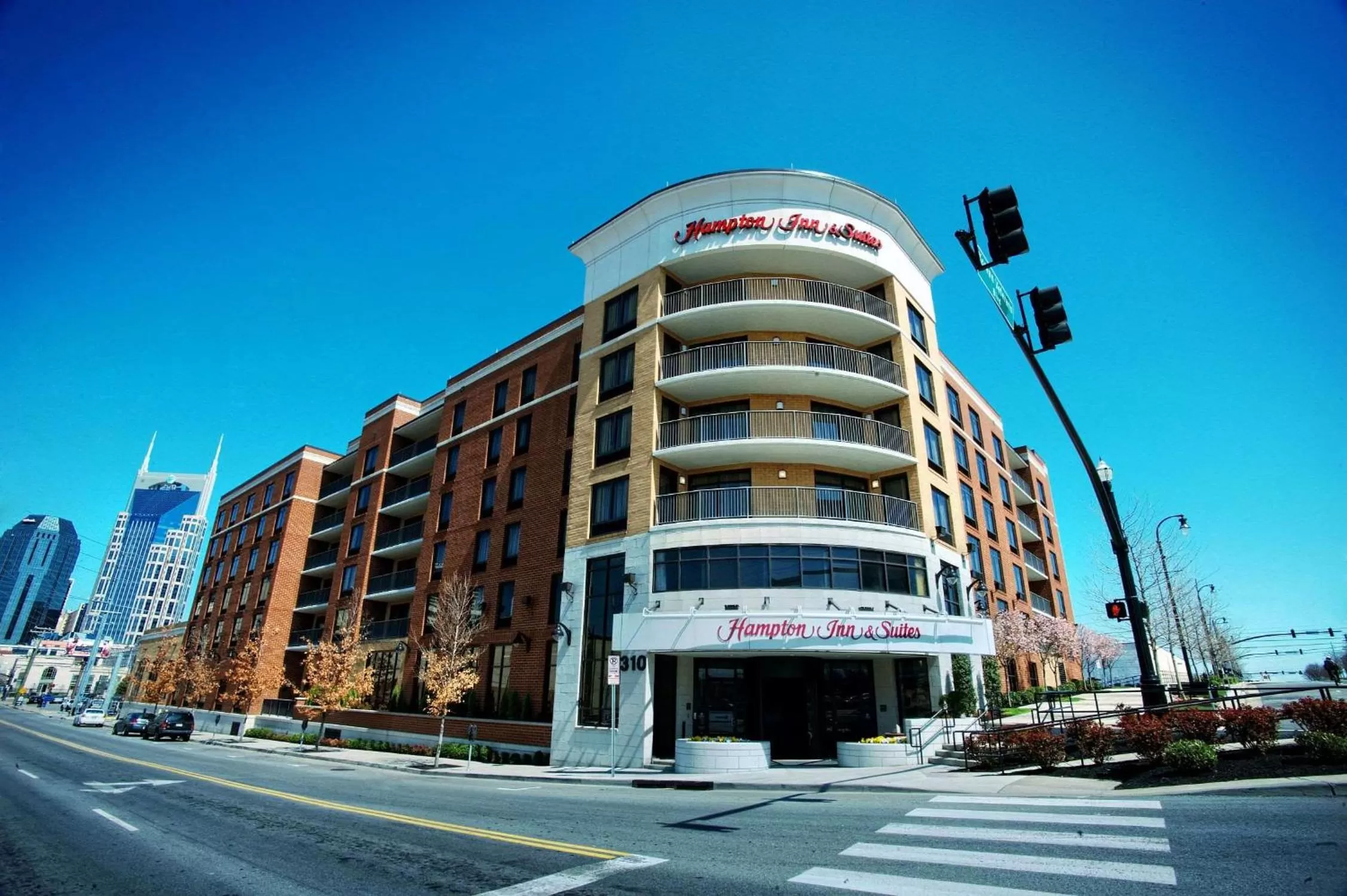 Property building in Hampton Inn & Suites Nashville-Downtown