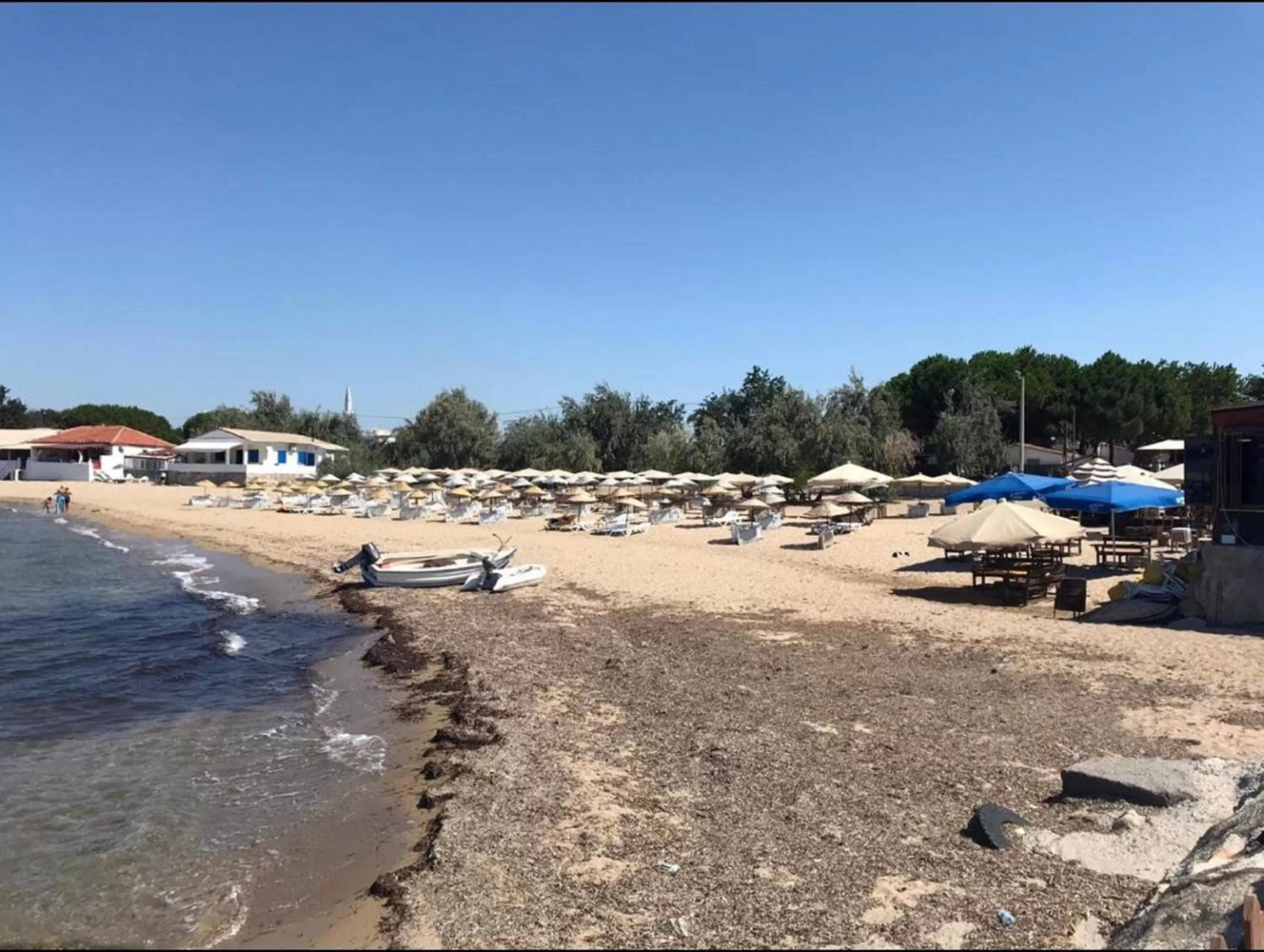 Beach in Ede Apart Otel