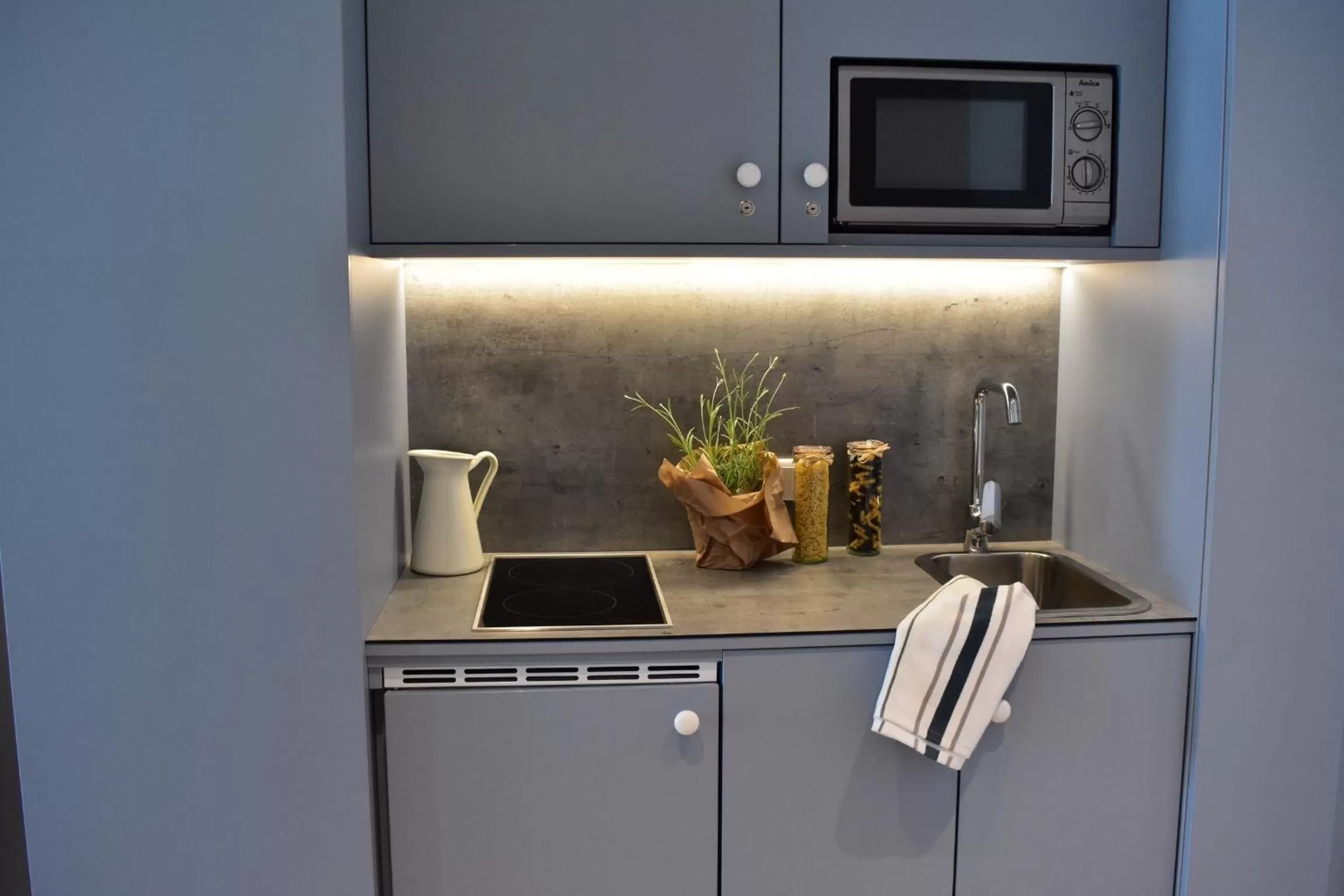 Kitchen or kitchenette in Walhalla Hotel Regensburg Hoeferer 4 Sterne Superior