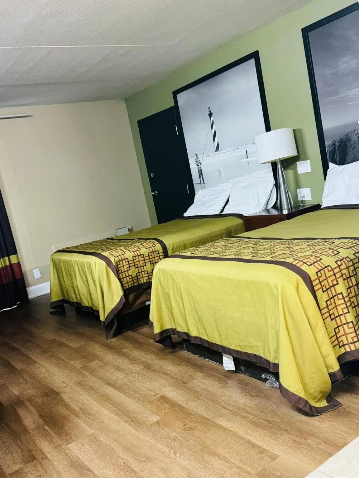 Bed in Super 8 by Wyndham Rocky Mount I-95 EXIT 145