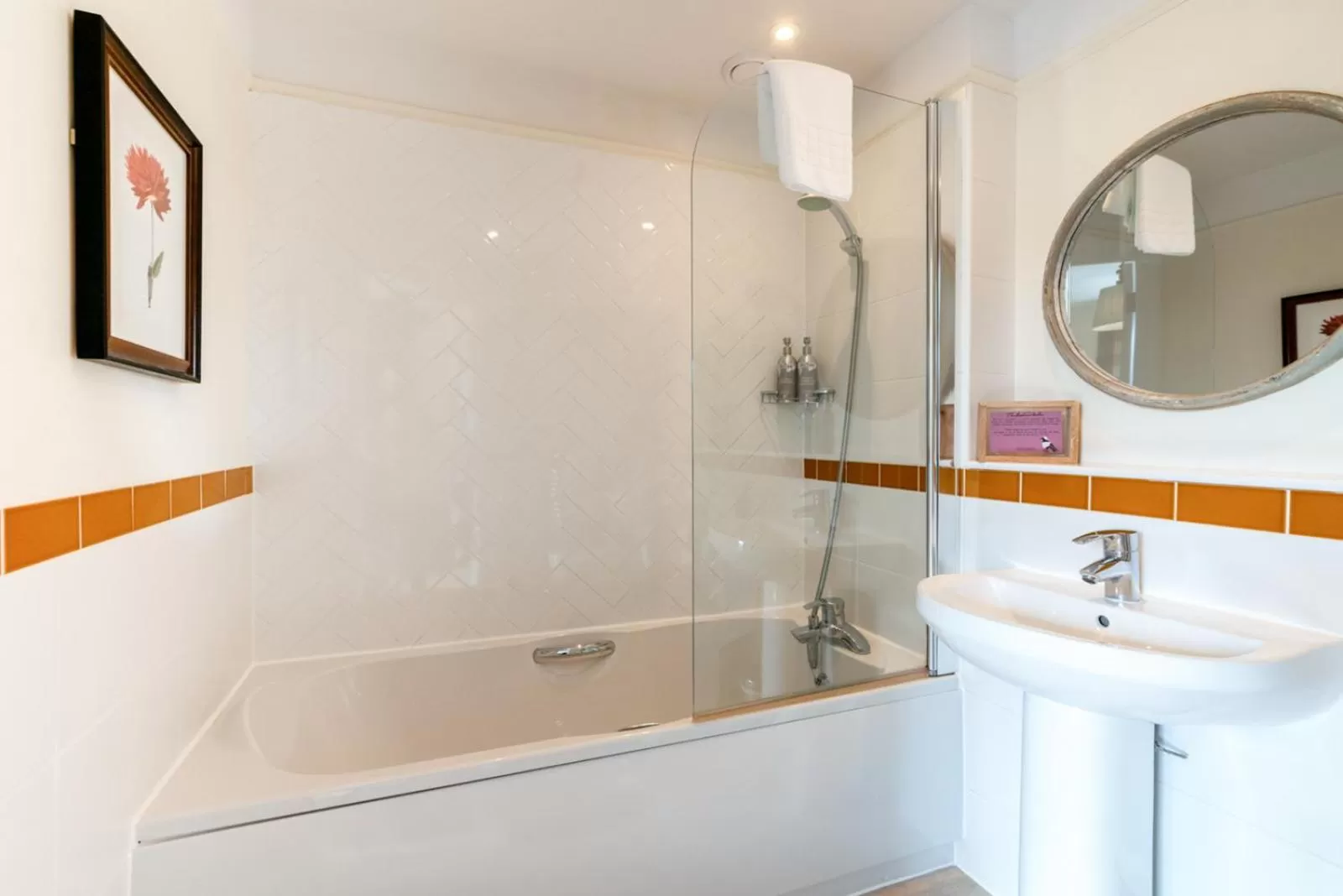 Bathroom in The Richard Onslow