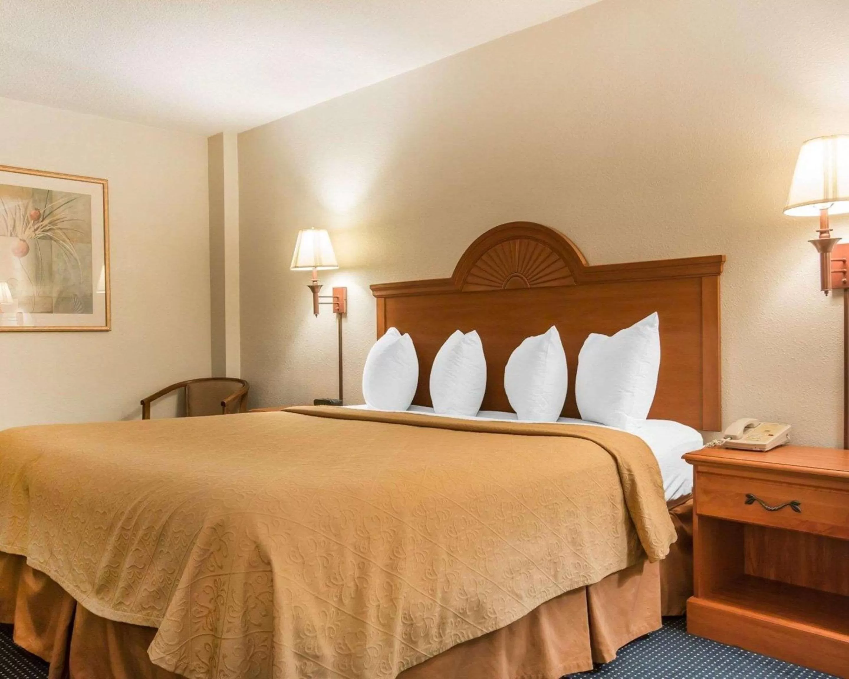 Photo of the whole room, Bed in St Lawrence hotel