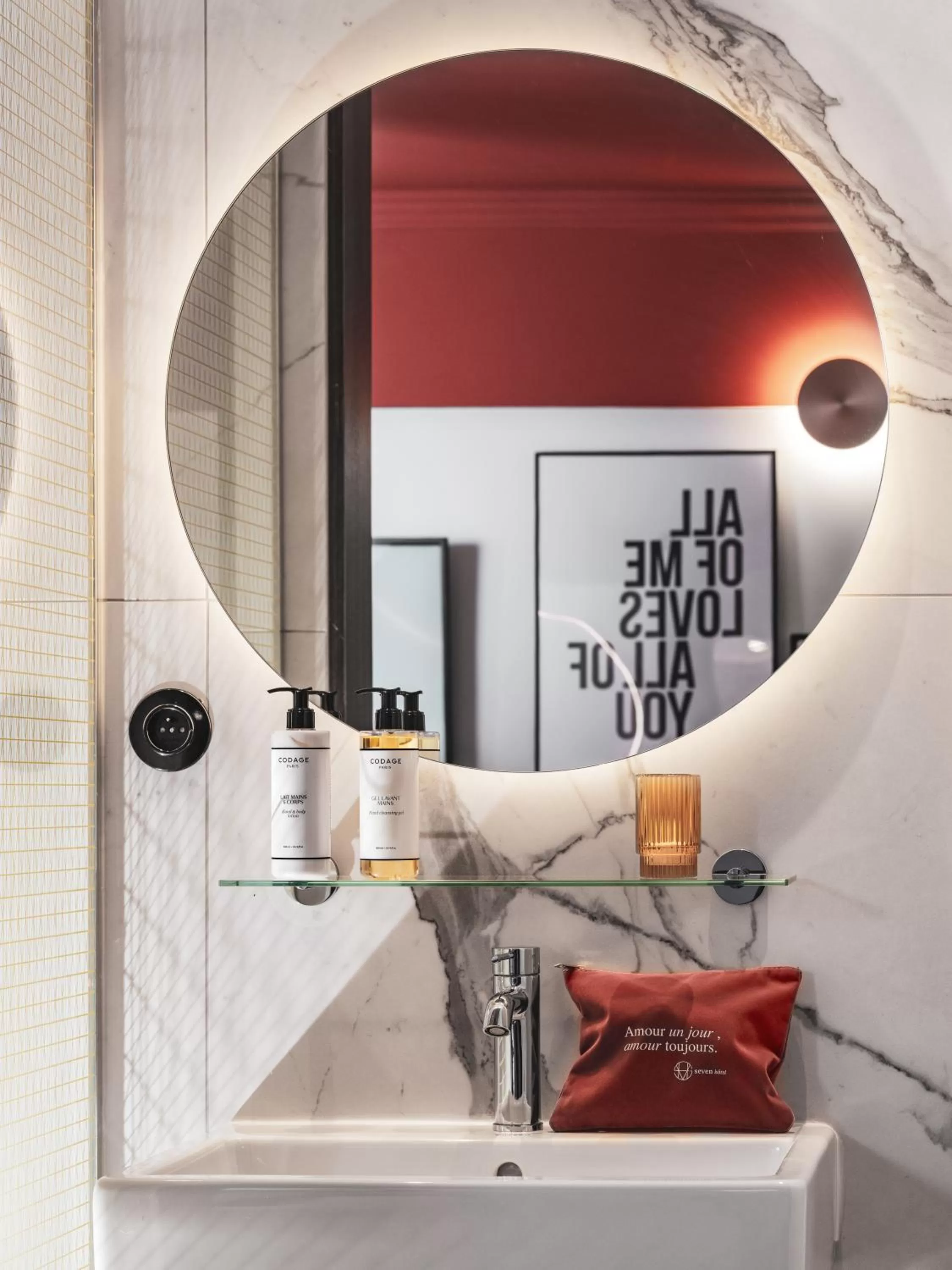 Bathroom in Seven Hotel Paris