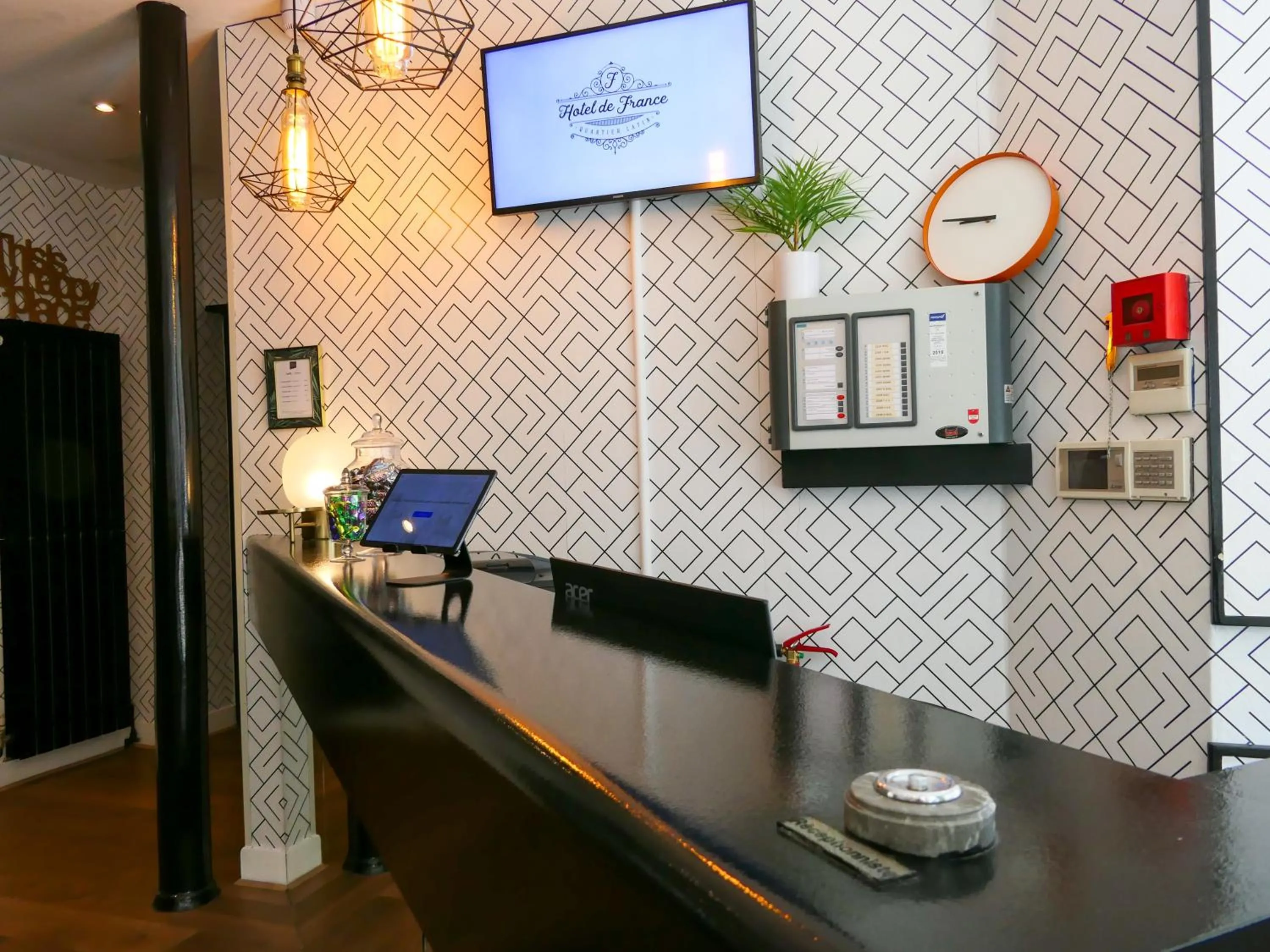 Lobby or reception in Hôtel de France Quartier Latin
