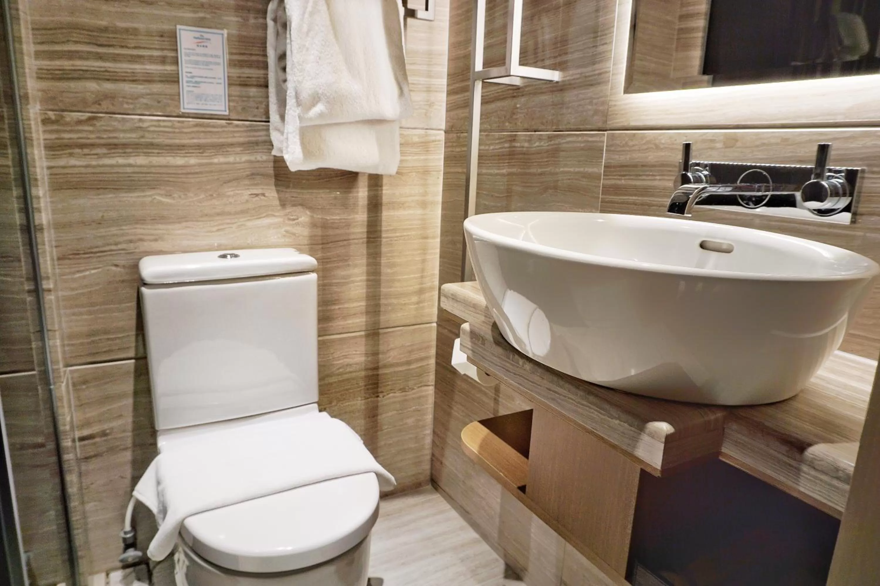 Bathroom in The Harbourview - Chinese YMCA of Hong Kong