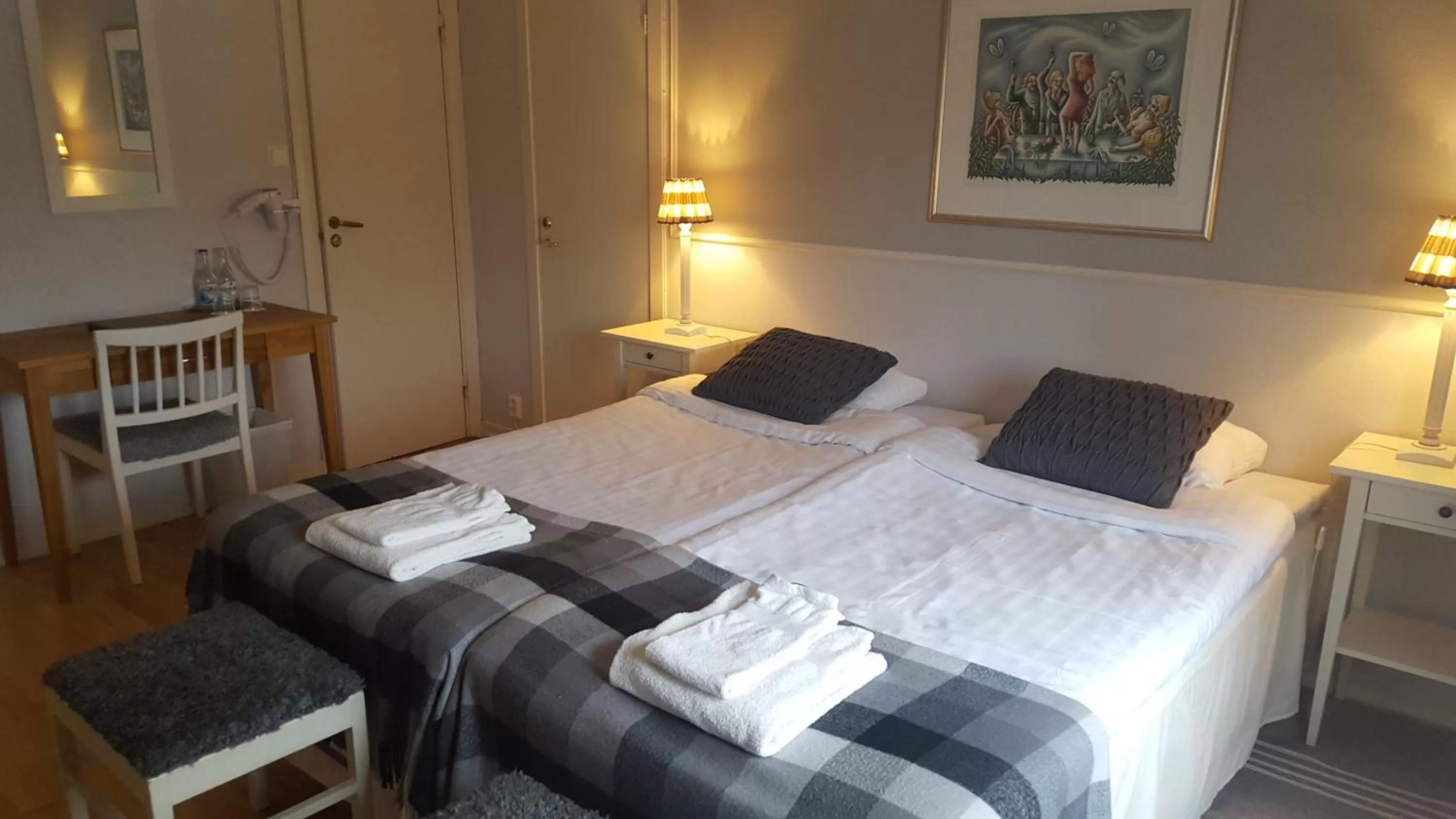 Photo of the whole room, Bed in Långshyttans Brukshotell