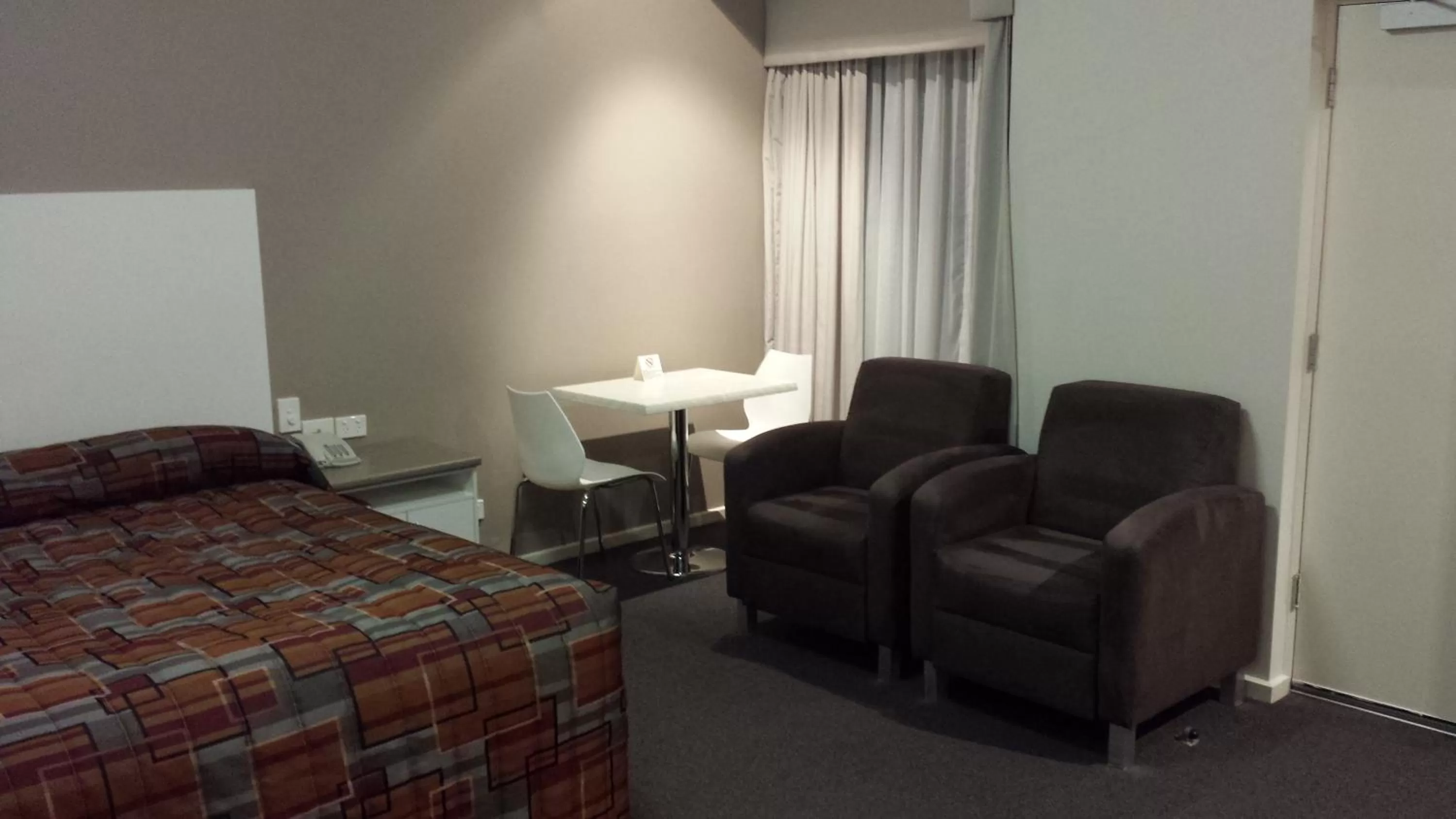 Decorative detail, Bed in McLaren Vale Motel & Apartments