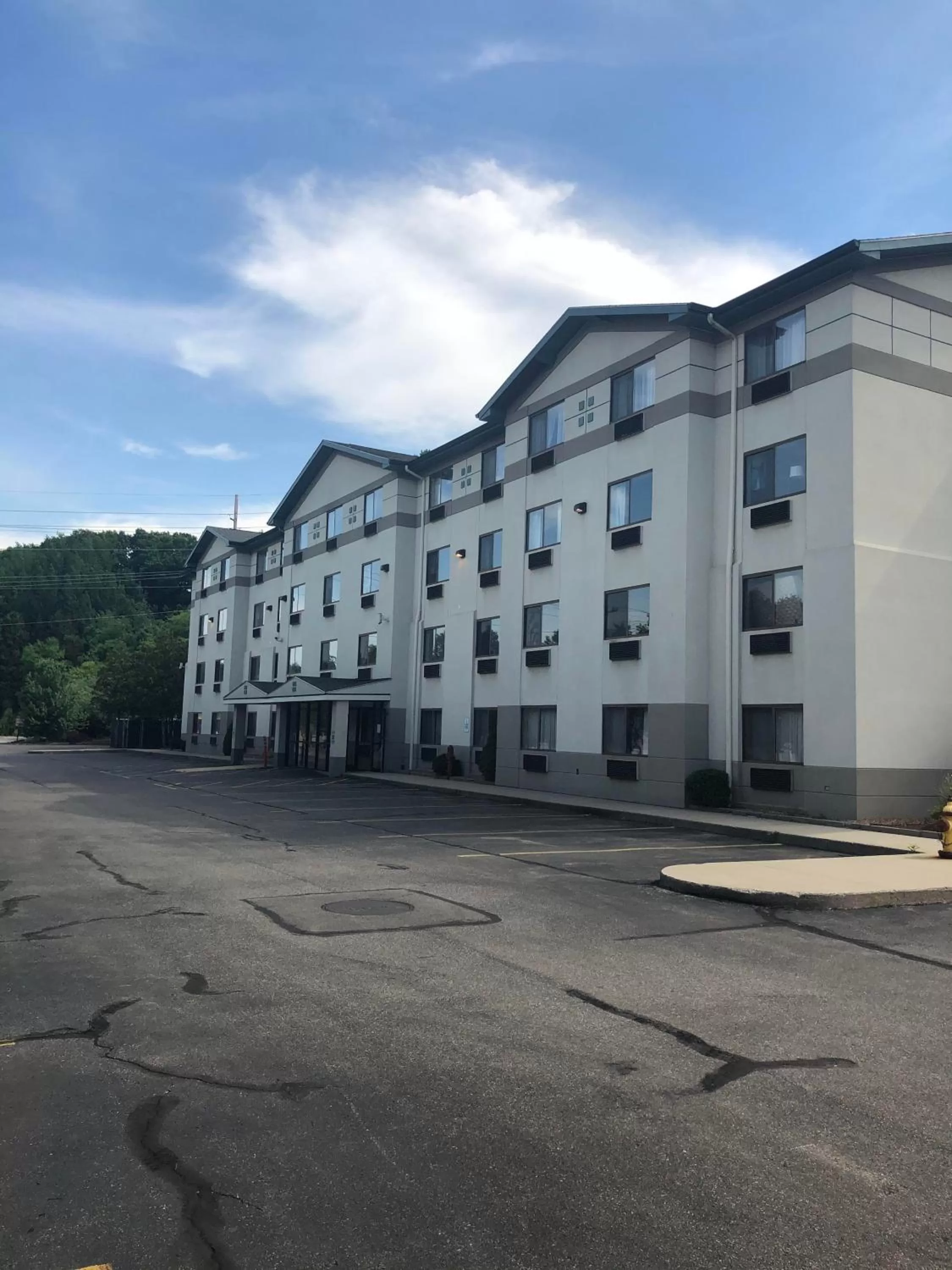 Property building in Super 8 by Wyndham Manchester Airport