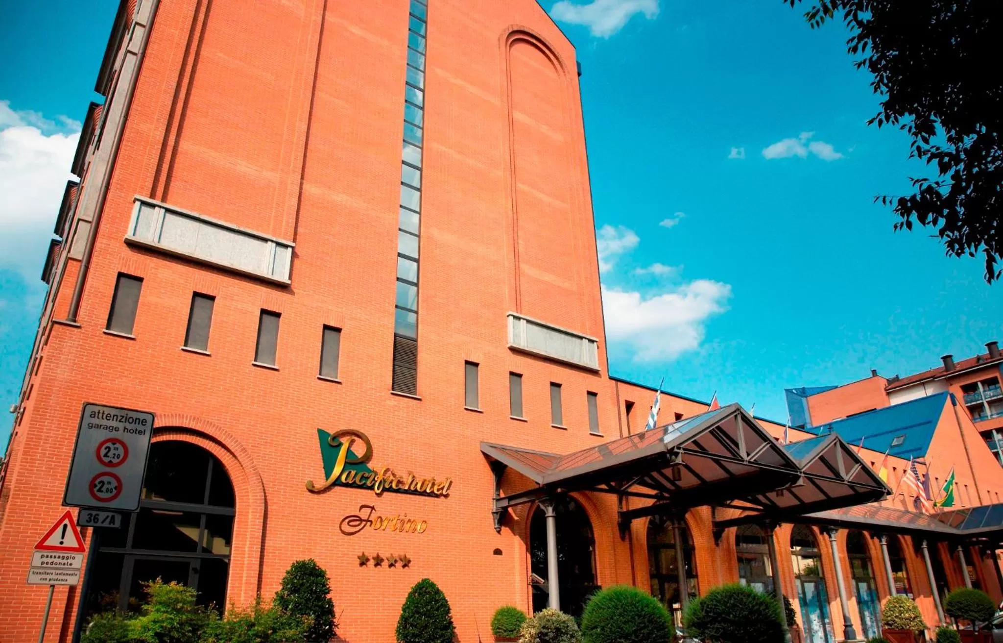 Facade/entrance in Pacific Hotel Fortino