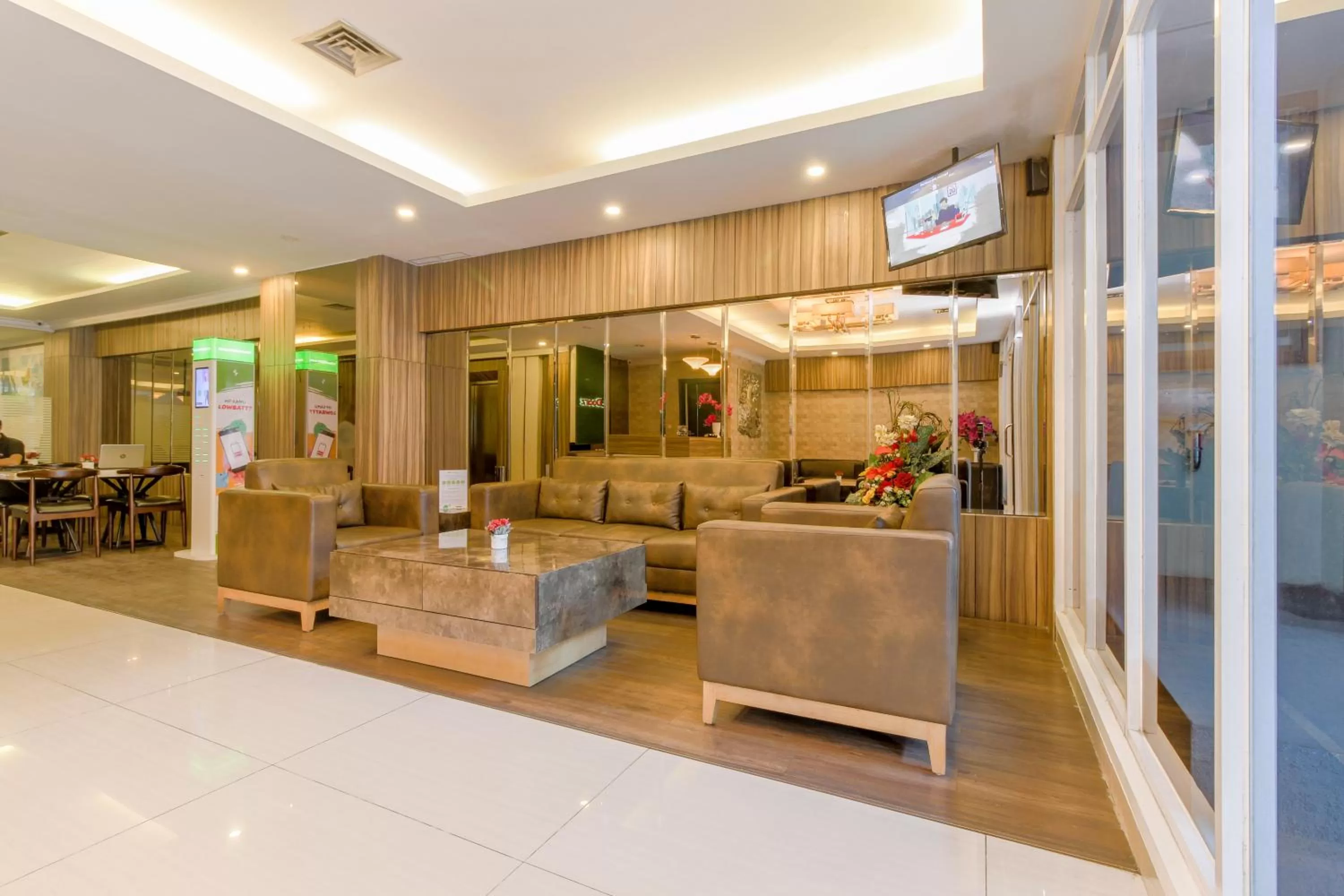 Lobby or reception in RedDoorz Plus @ Thamrin