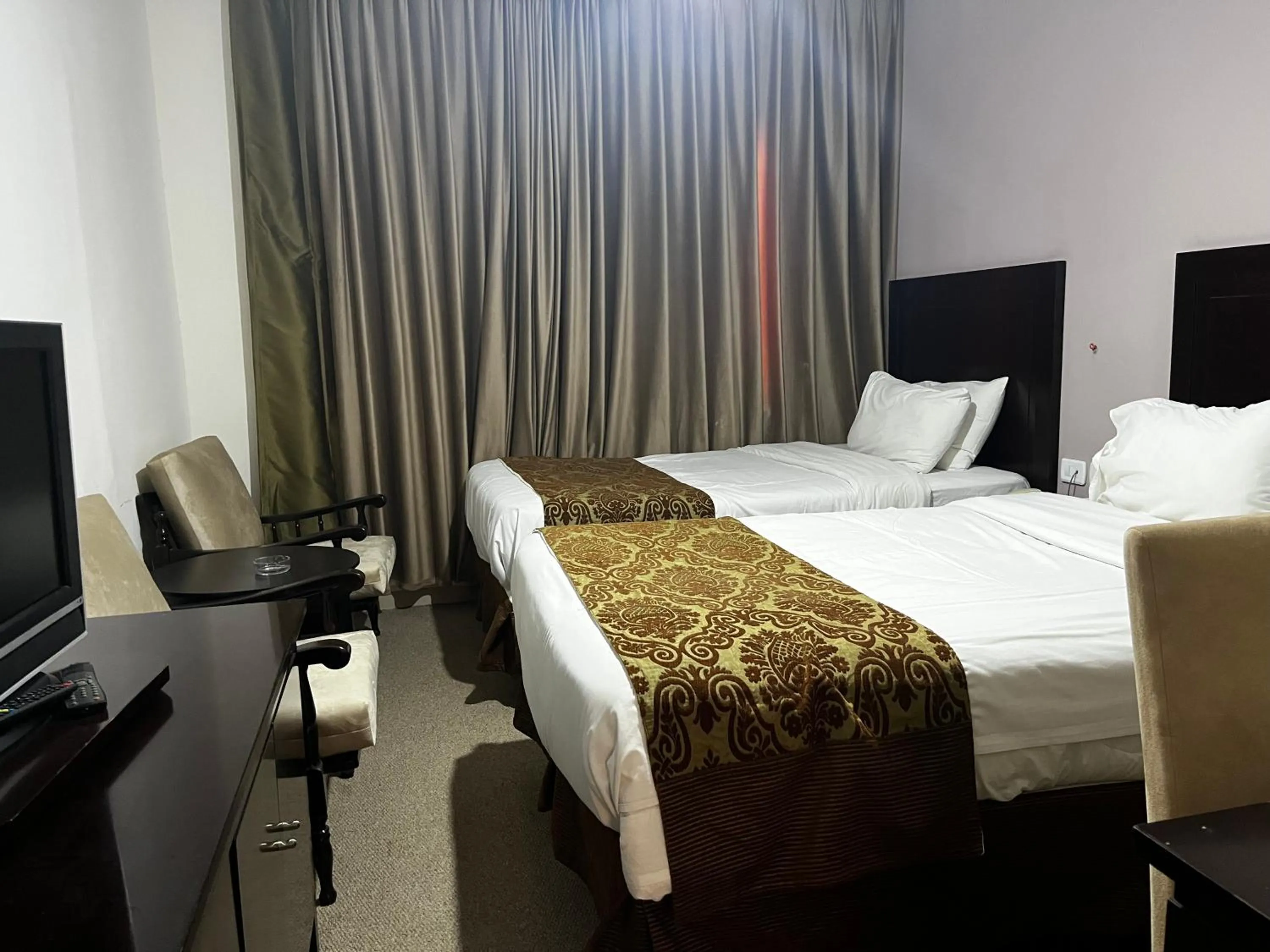 Bed in Shepherd Hotel