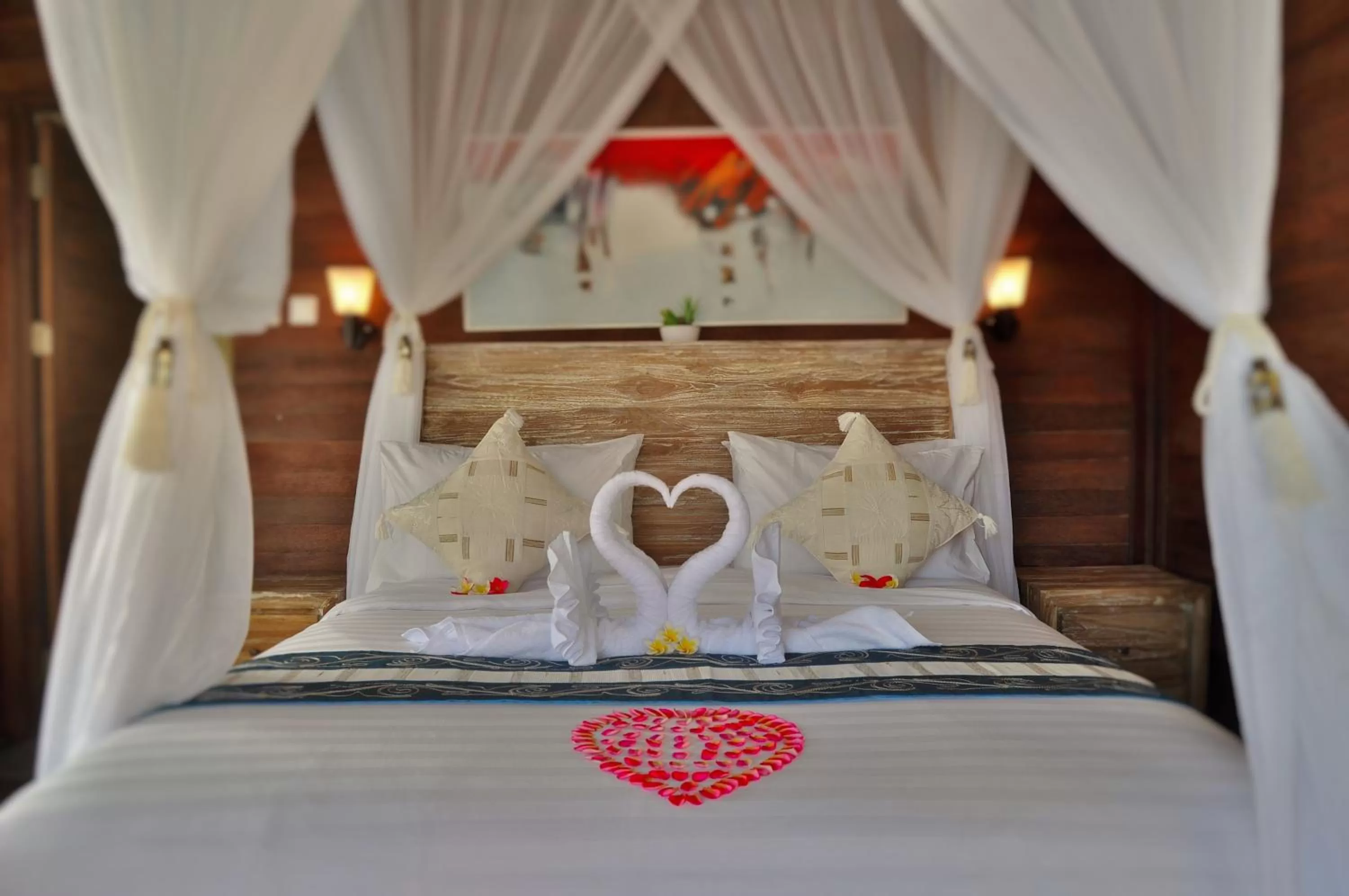 Bedroom, Bed in Ocean Terrace Suite And Spa Luxury