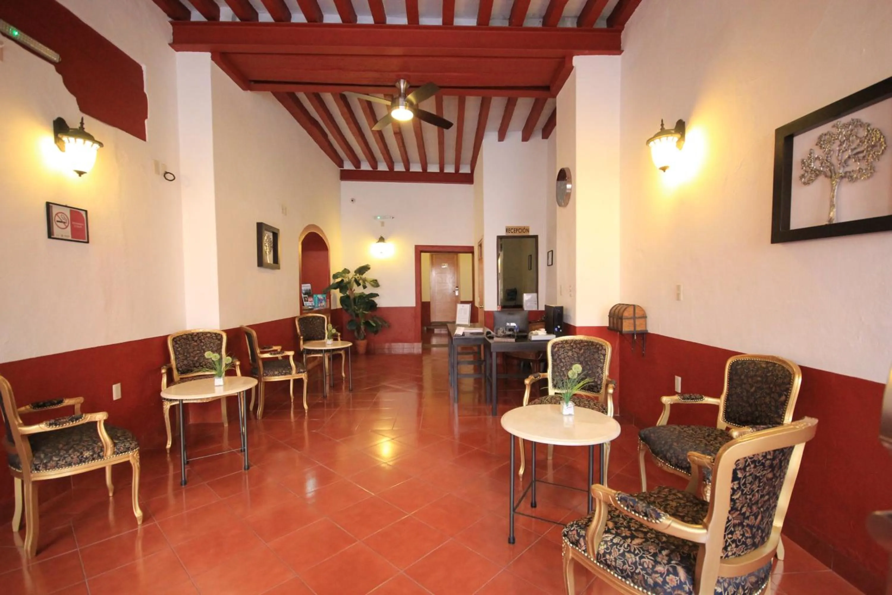 Facade/entrance in Hotel Santa Regina