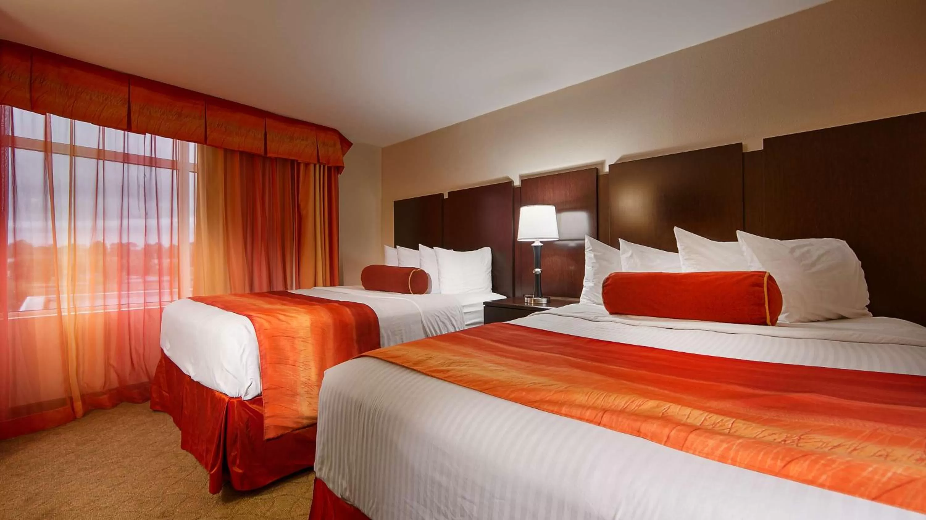 Photo of the whole room, Bed in Best Western Plus Cecil Field Inn & Suites