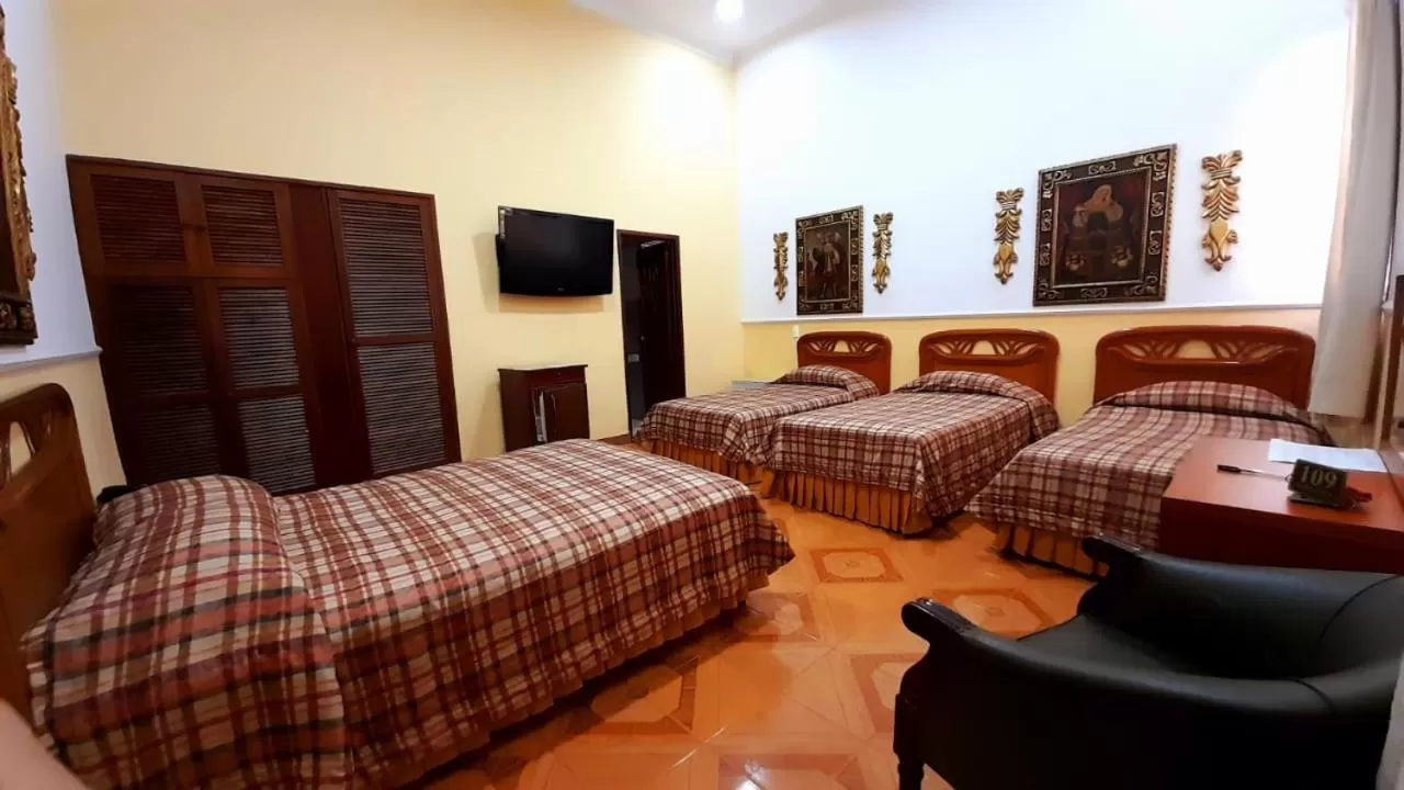 TV and multimedia, Bed in Hotel Chucarima