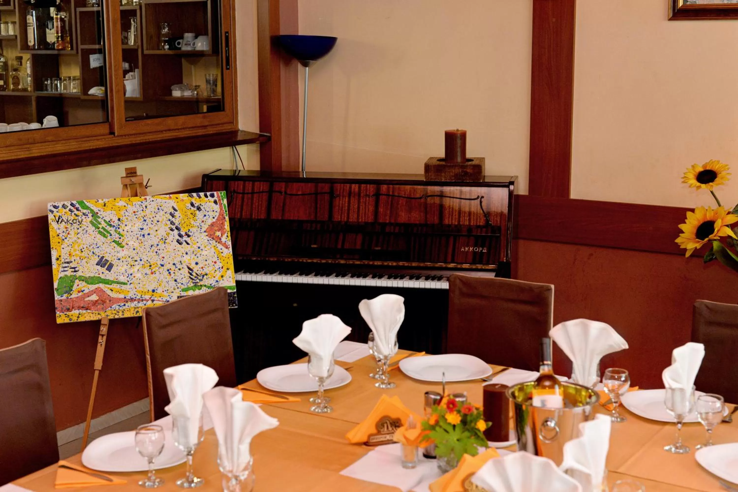 Restaurant/places to eat in Family Art-Hotel Zora