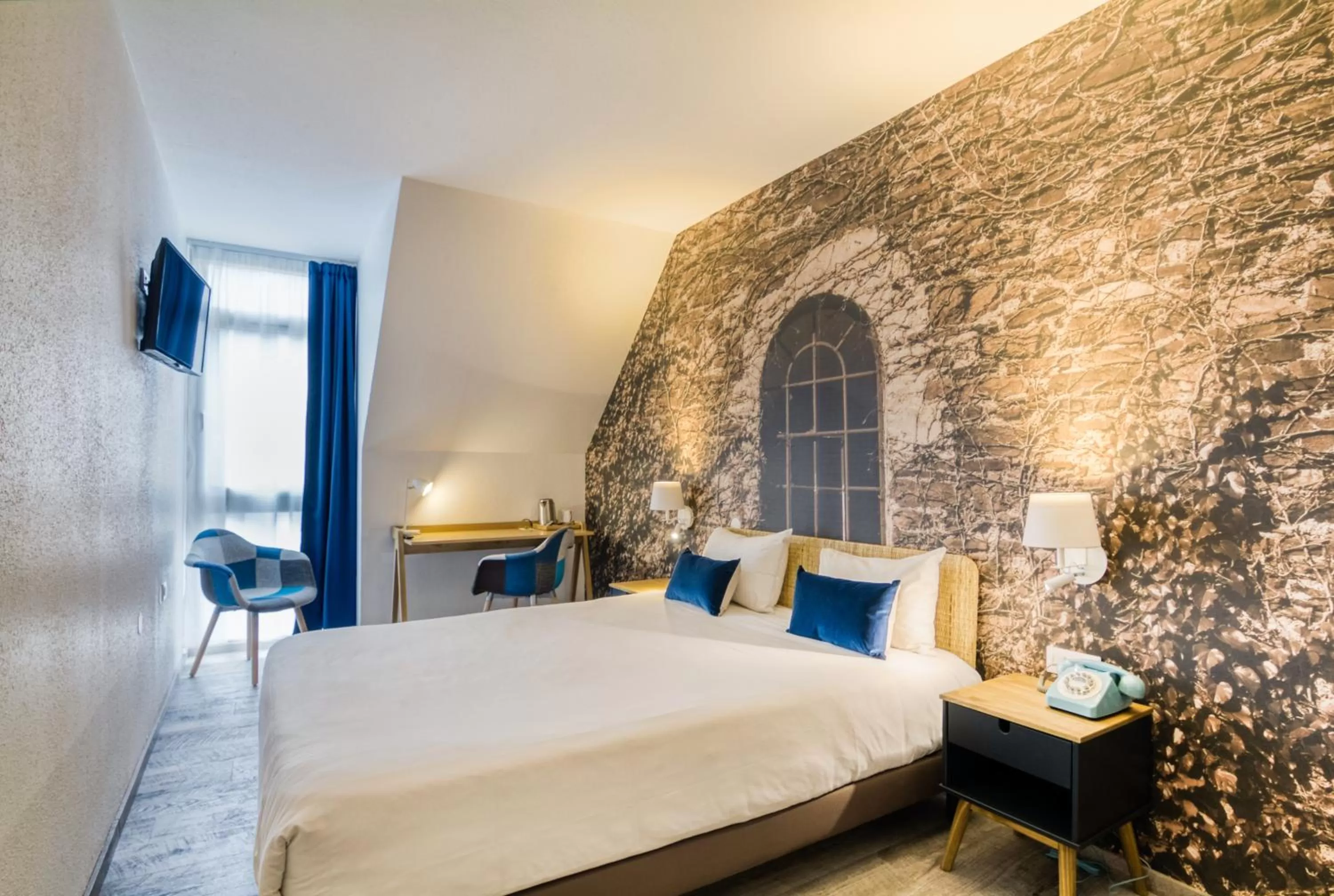 Photo of the whole room in La Maison Hôtel Mulhouse Centre