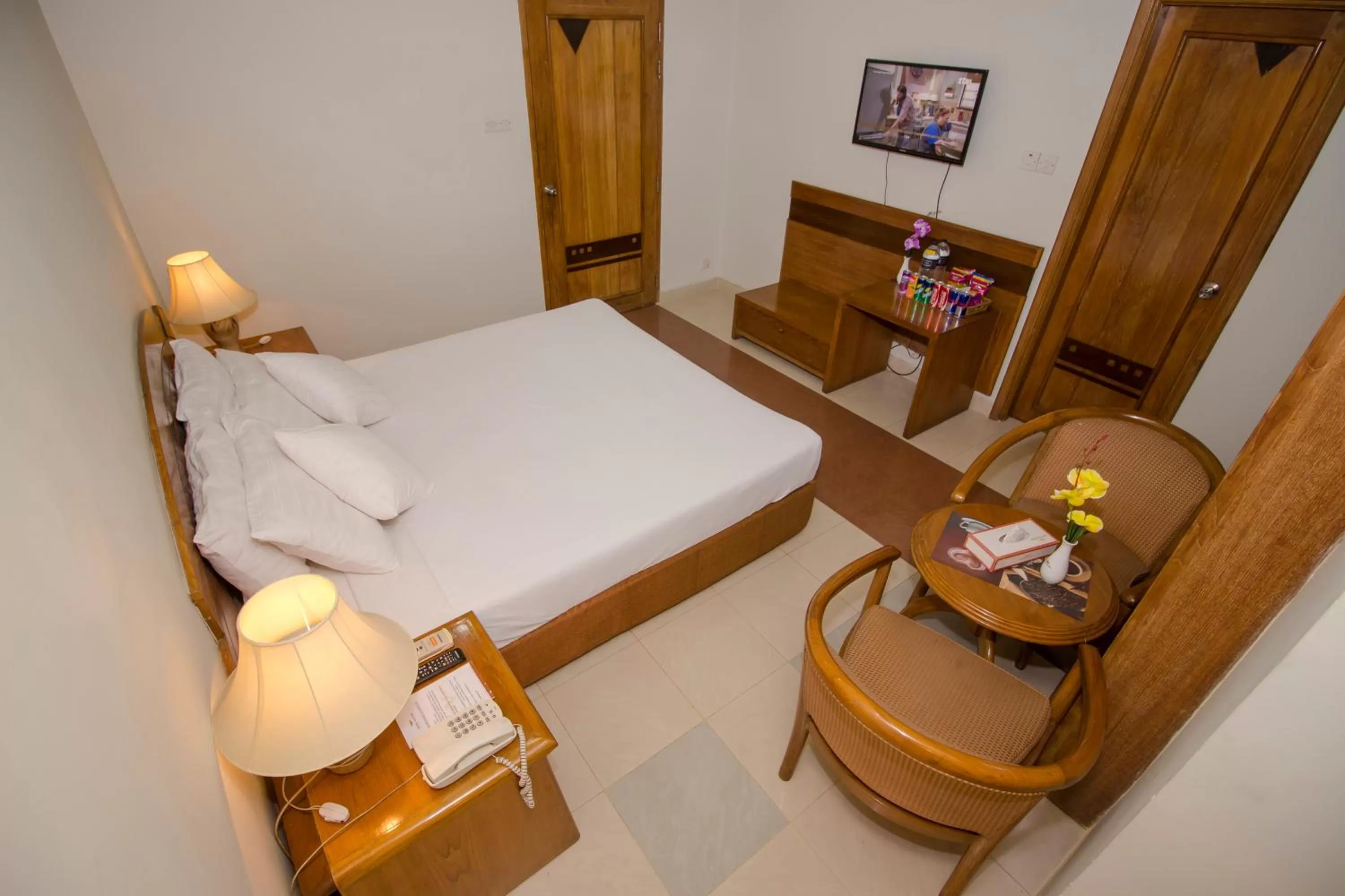 Seating area, Bed in Hotel Victory - Best in City Center