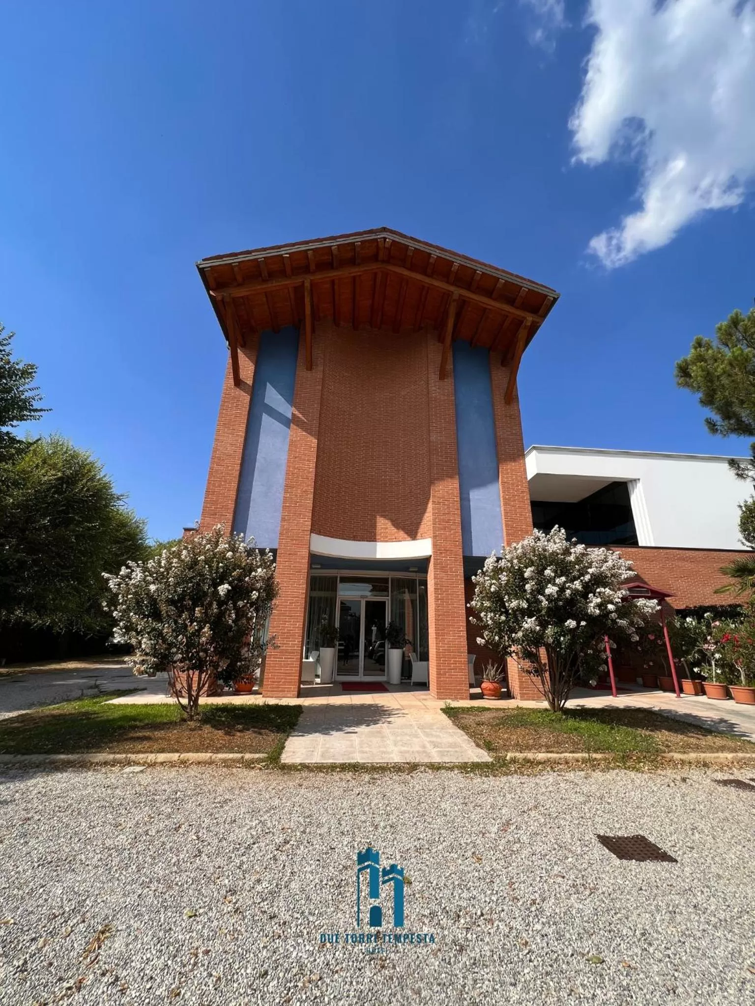 Property building in Hotel Due Torri Tempesta