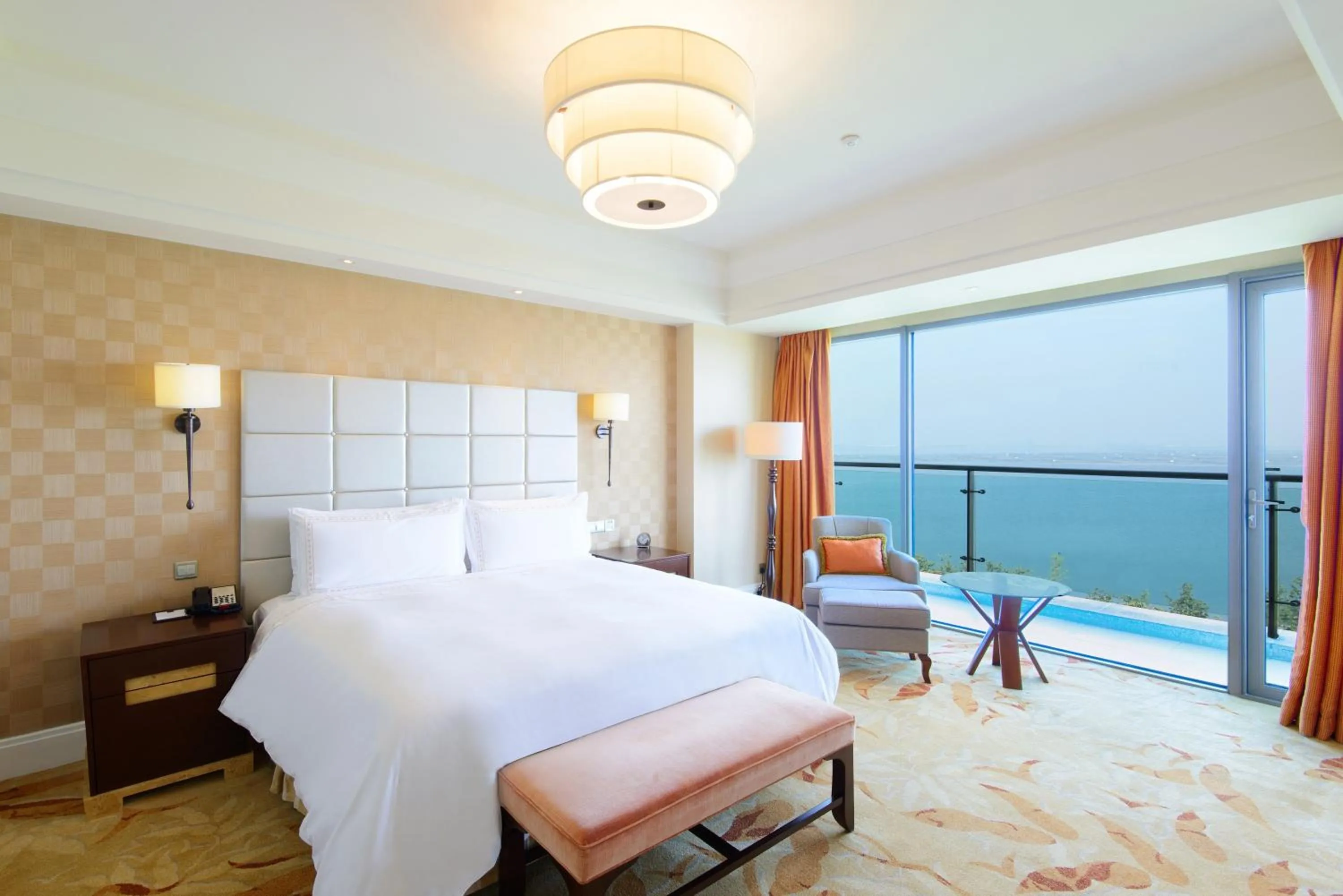 Property building, Bed in Fairmont Yangcheng Lake