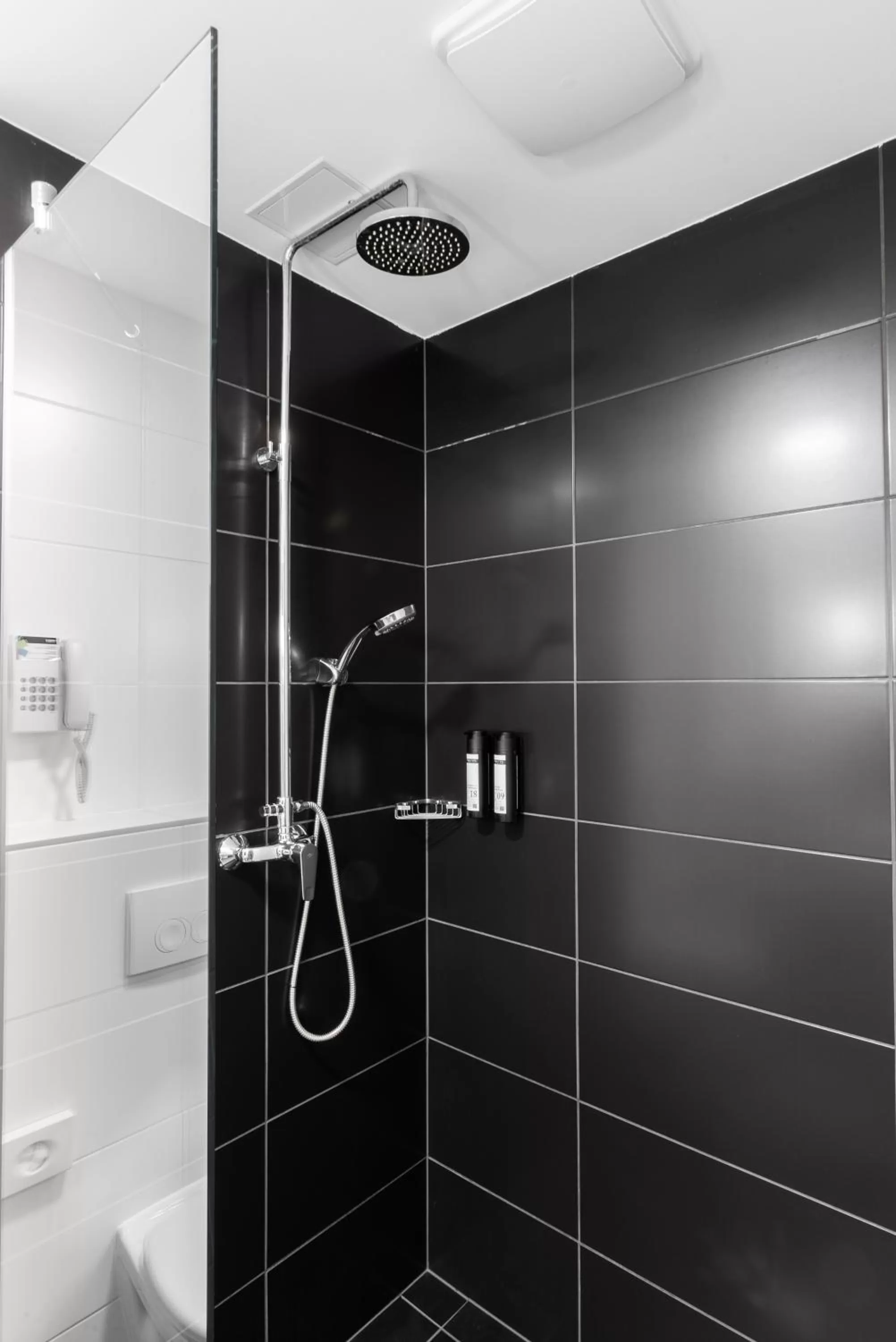 Bathroom in Akeah Verdi Budapest