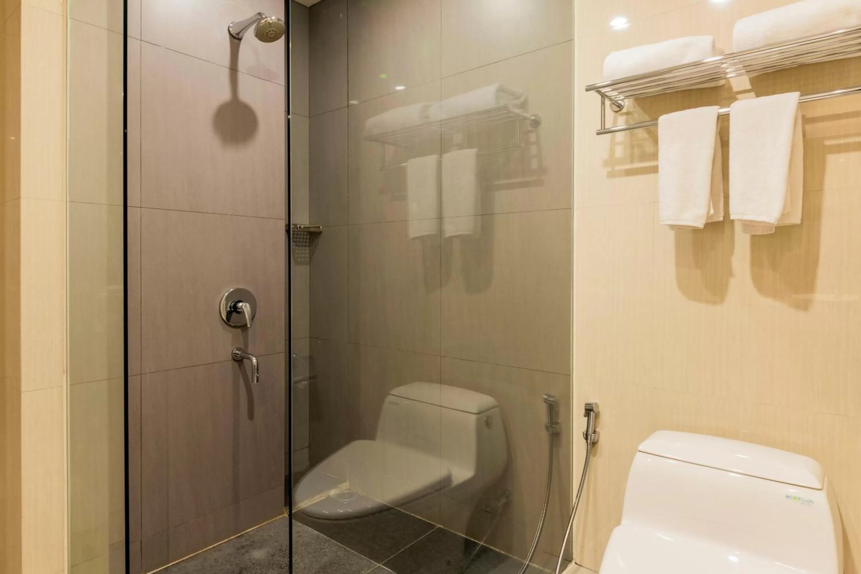 Bathroom in Antero Hotel Jababeka Cikarang