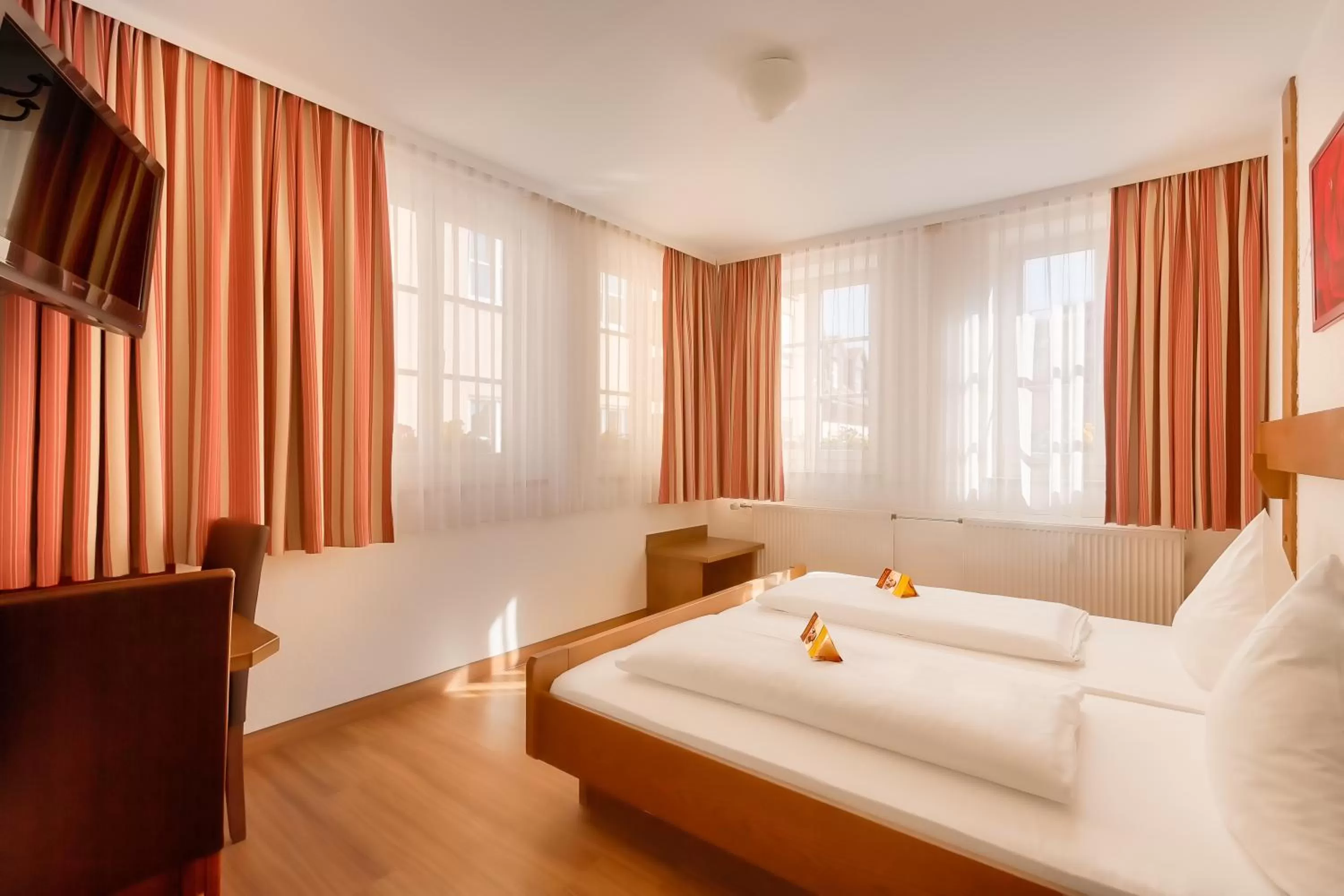 Photo of the whole room, Bed in Hotel Alt Bamberg