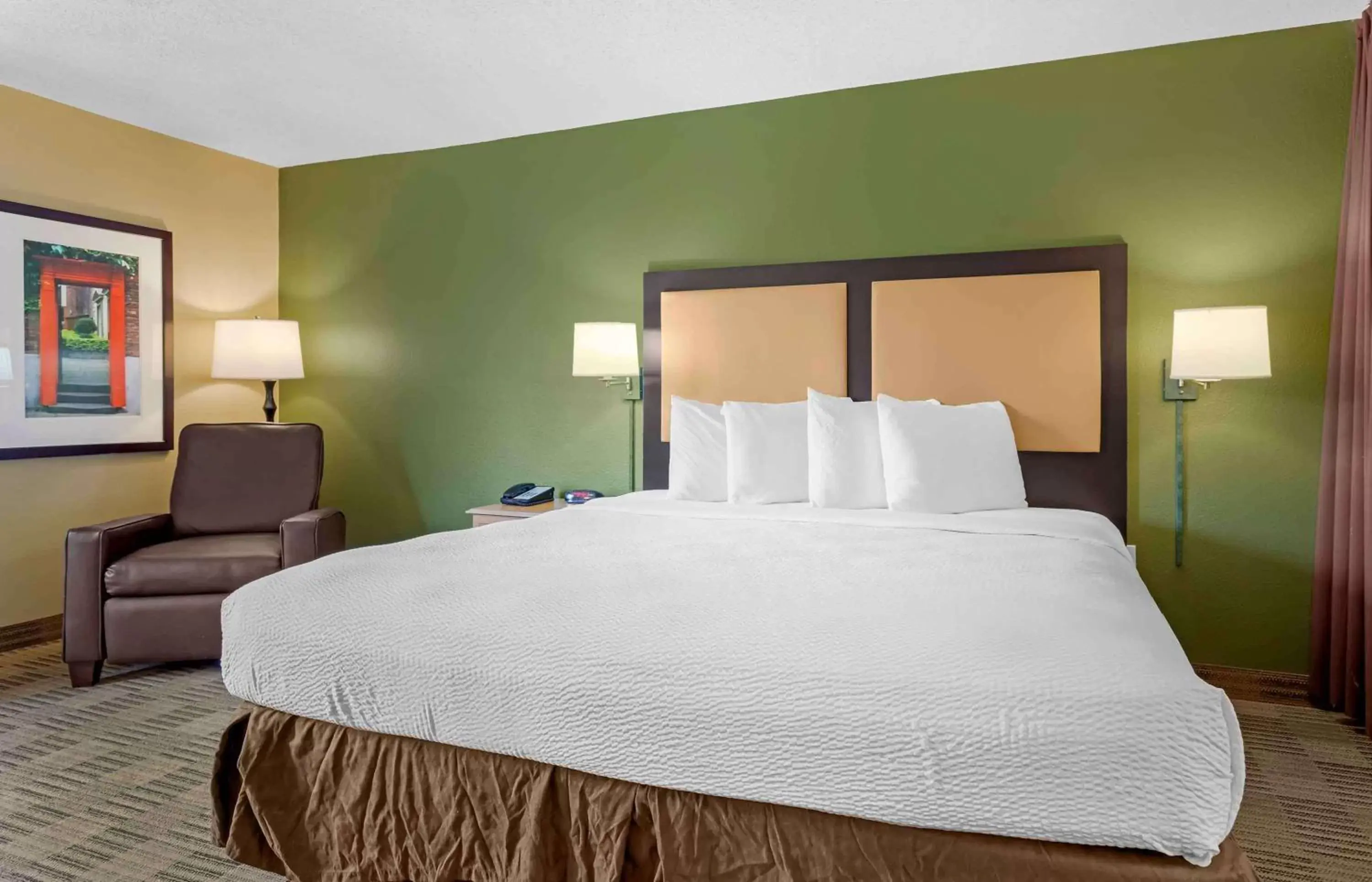 Studio with 1 King Bed - Non-Smoking in Extended Stay America Suites - Houston - Galleria - Uptown Studio with 1 King Bed - Non-Smoking in Extended Stay America Suites - Houston - Galleria - Uptown