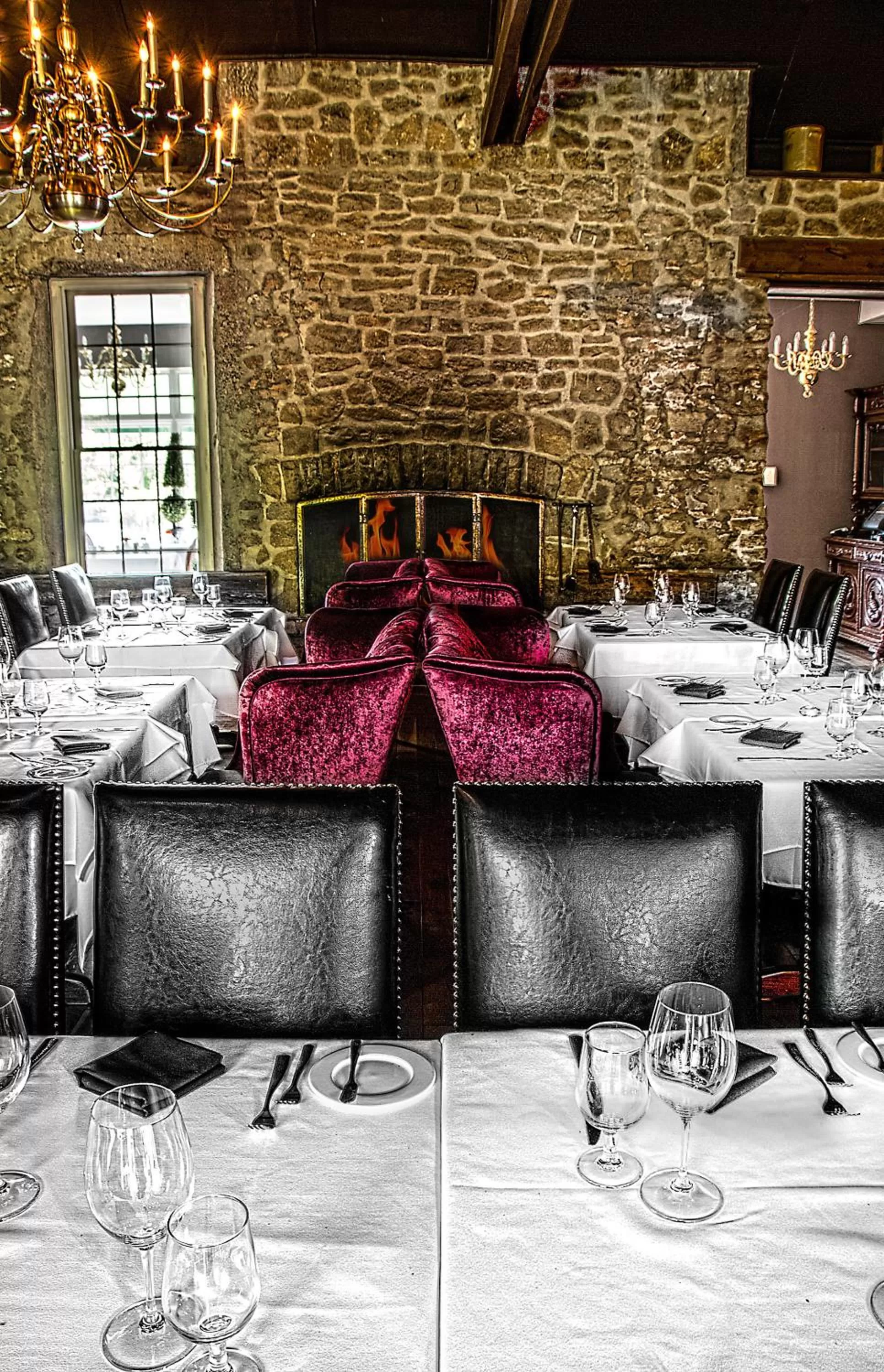 Restaurant/places to eat in Old Stone Inn Boutique Hotel