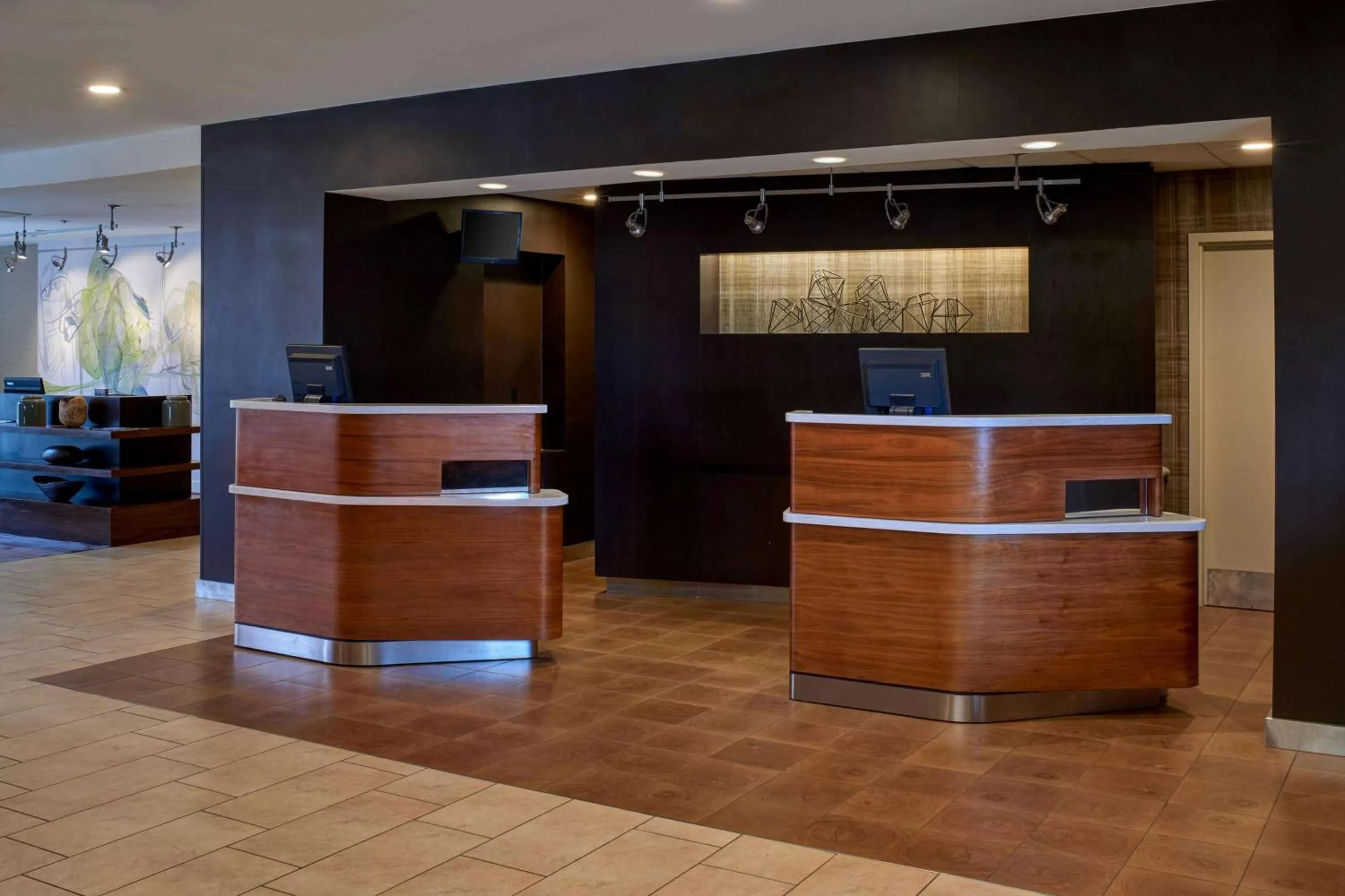 Lobby or reception in Sonesta Select Indianapolis Carmel