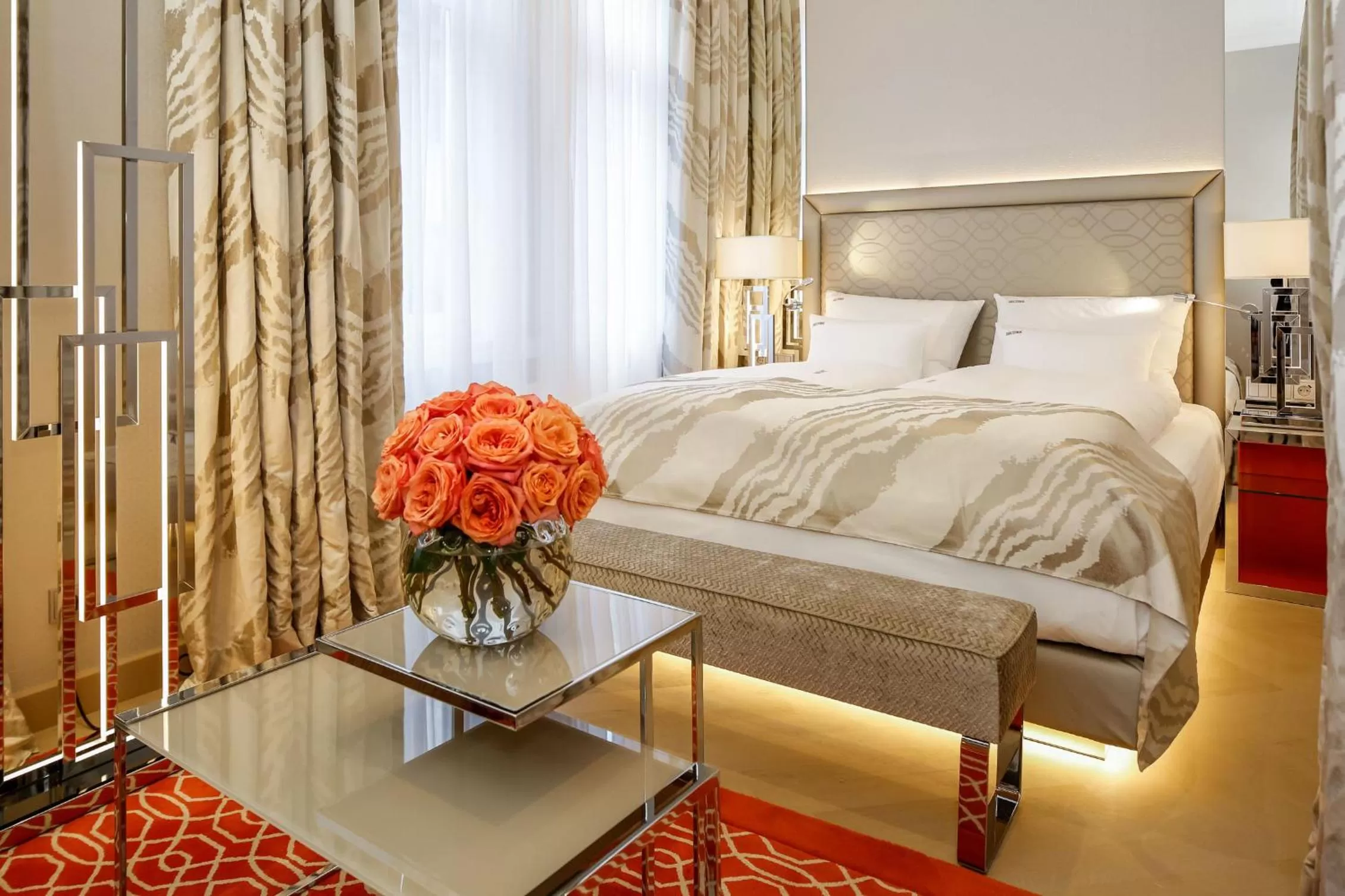 Bed in Boutiquehotel Das Tyrol