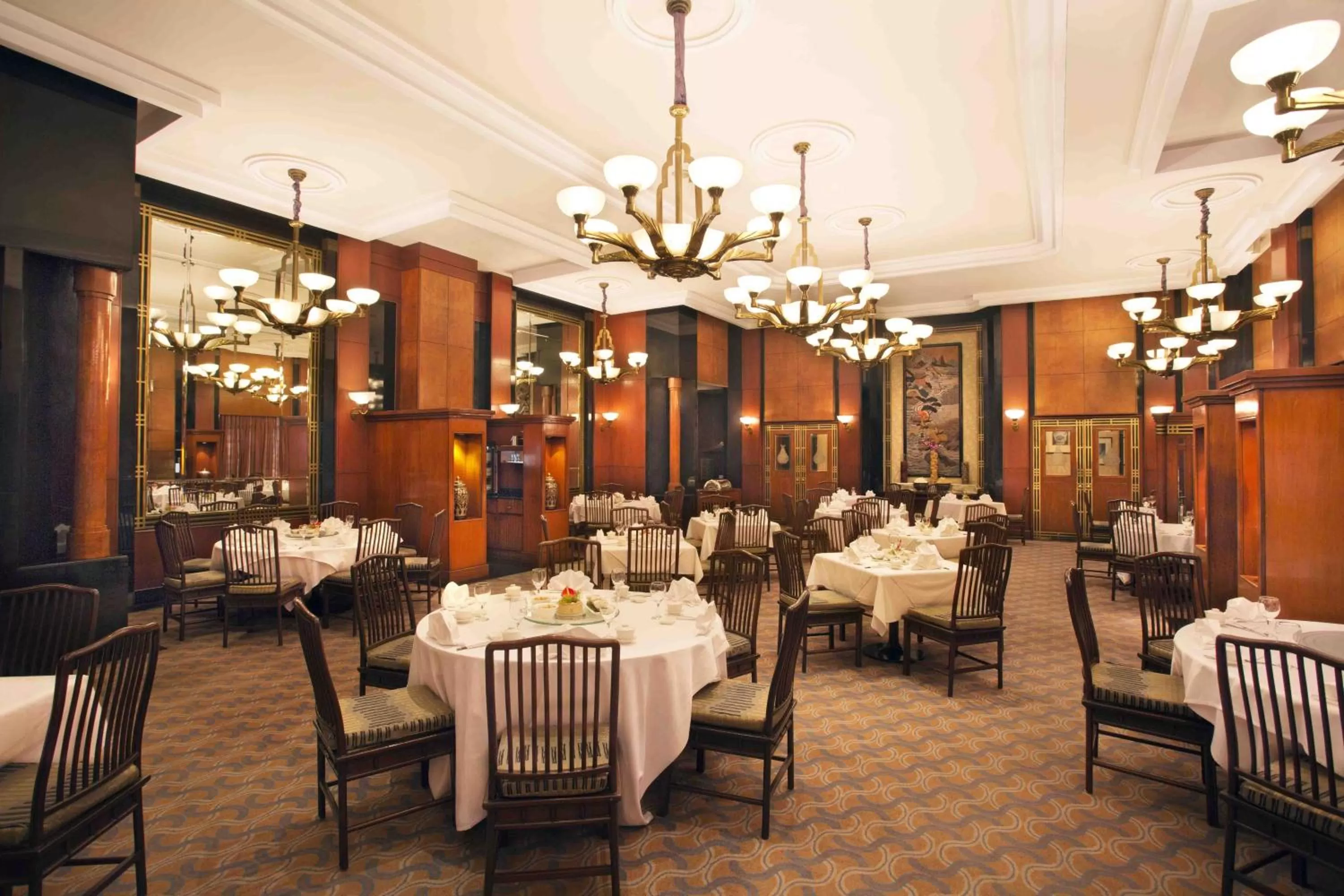 Restaurant/places to eat in Eros Hotel New Delhi, Nehru Place