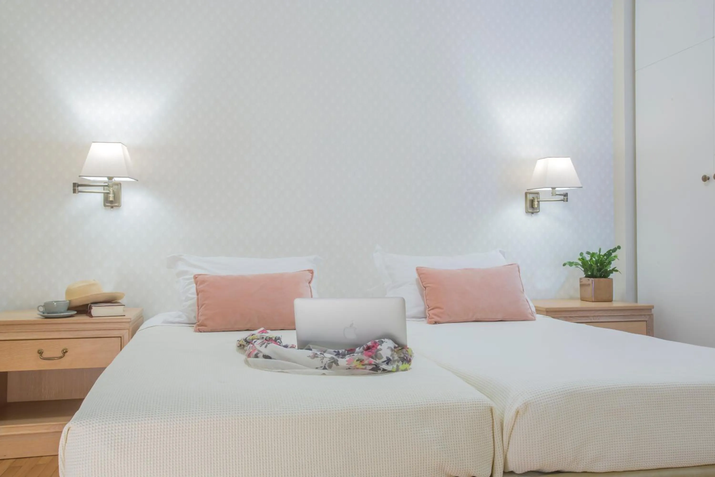 Bed in Delice Hotel - Family Apartments