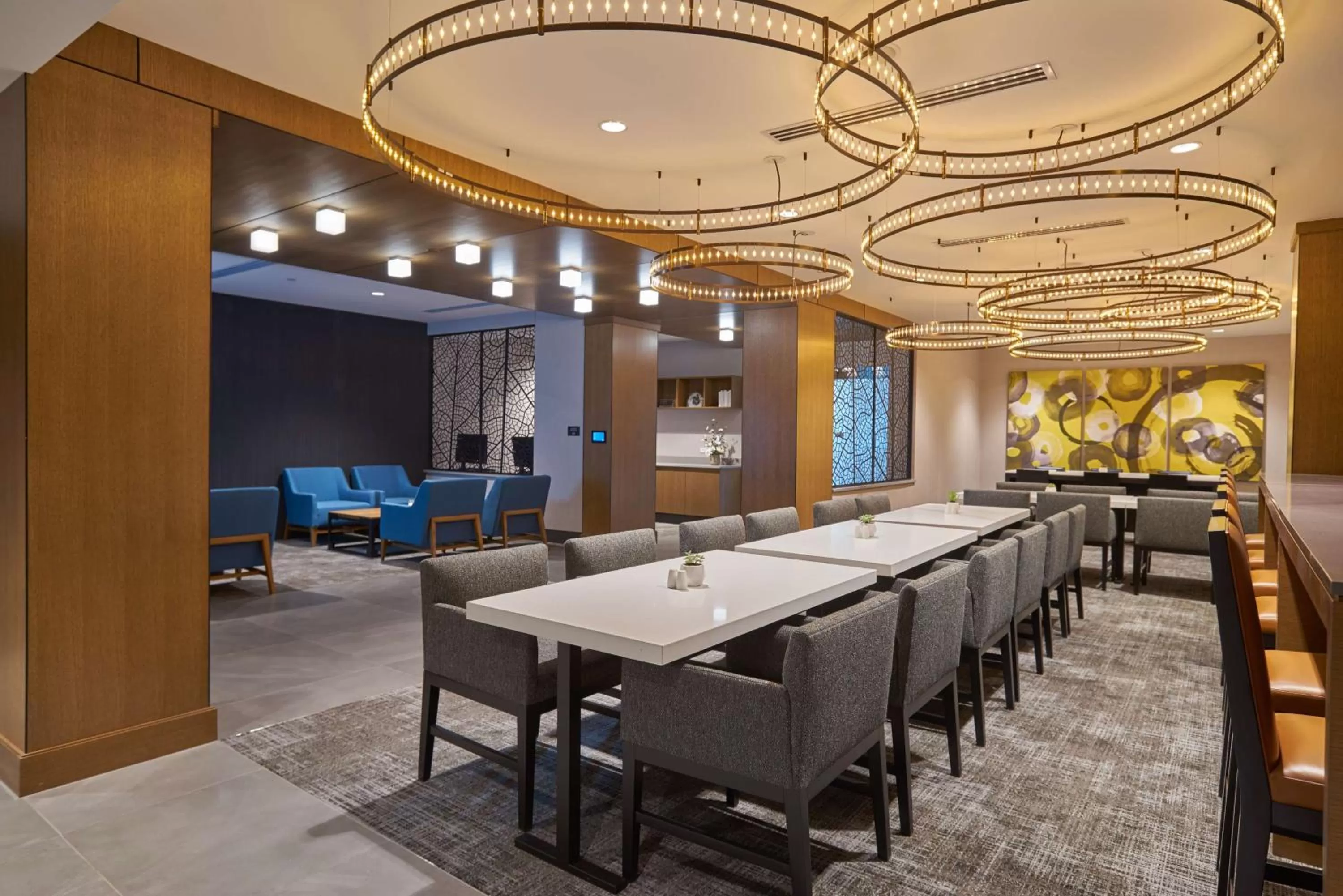 Lobby or reception in Hilton Des Moines Downtown