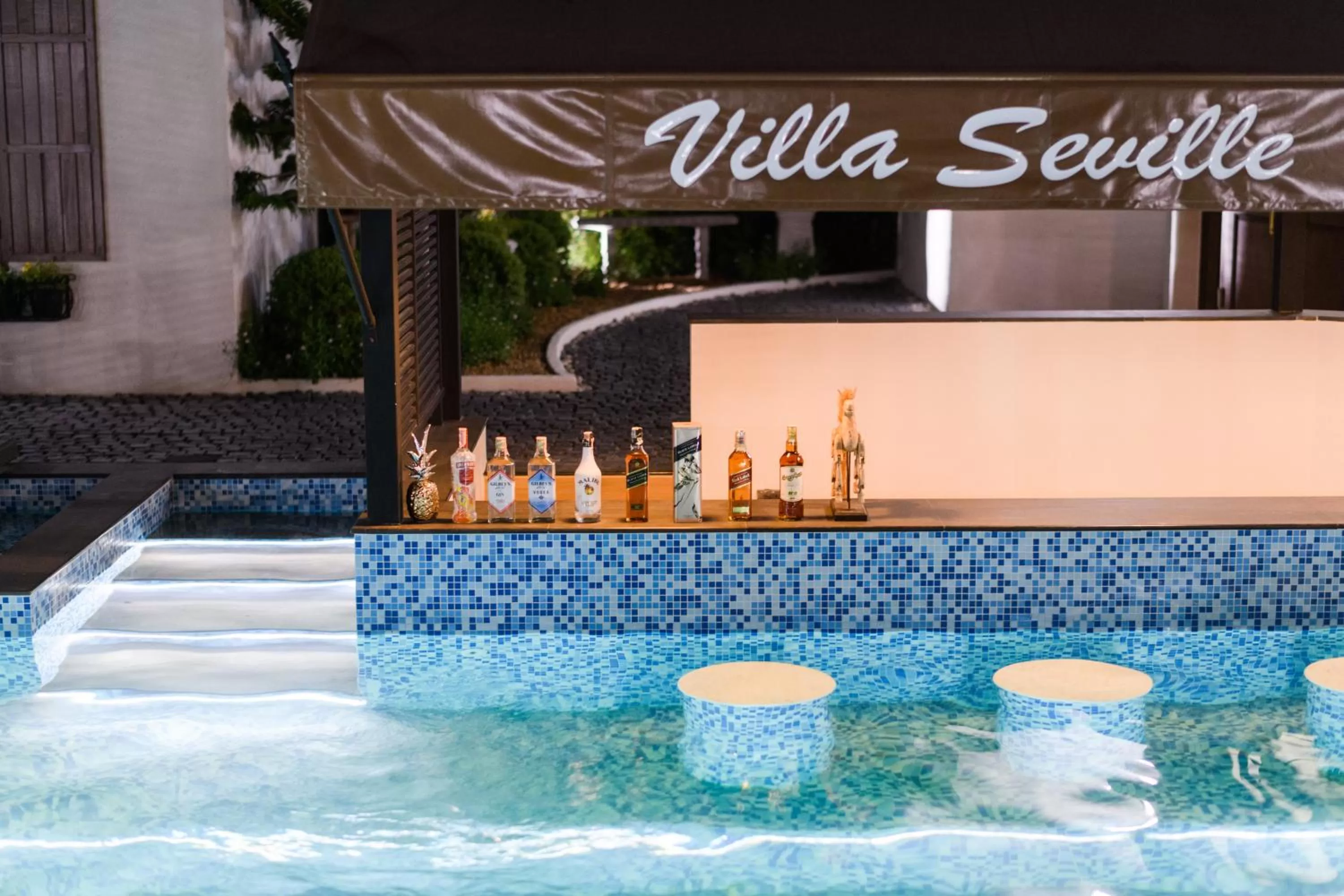 Swimming pool in Villa Seville