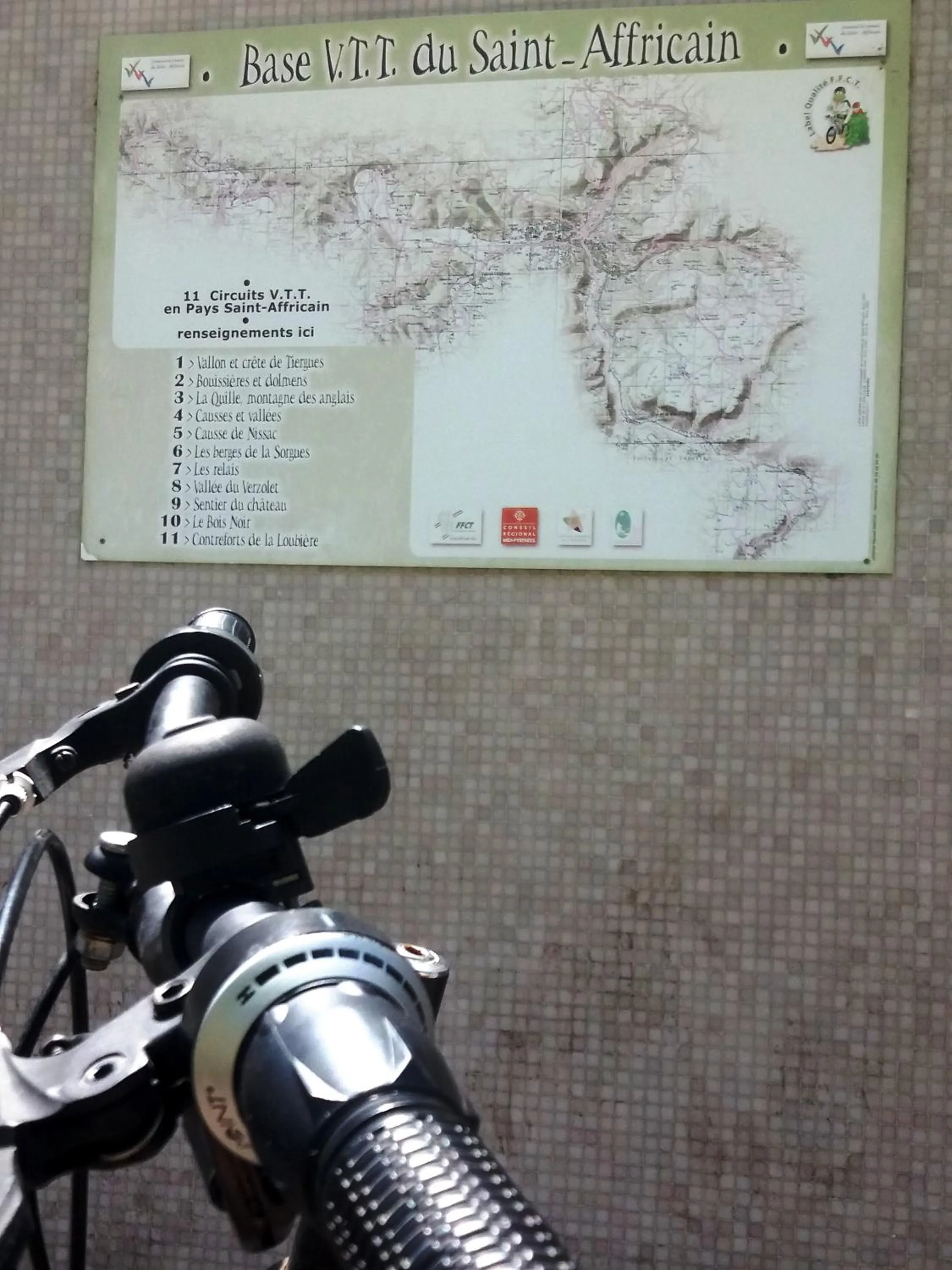 Fitness centre/facilities, Bathroom in Hôtel CAP VERT en Aveyron