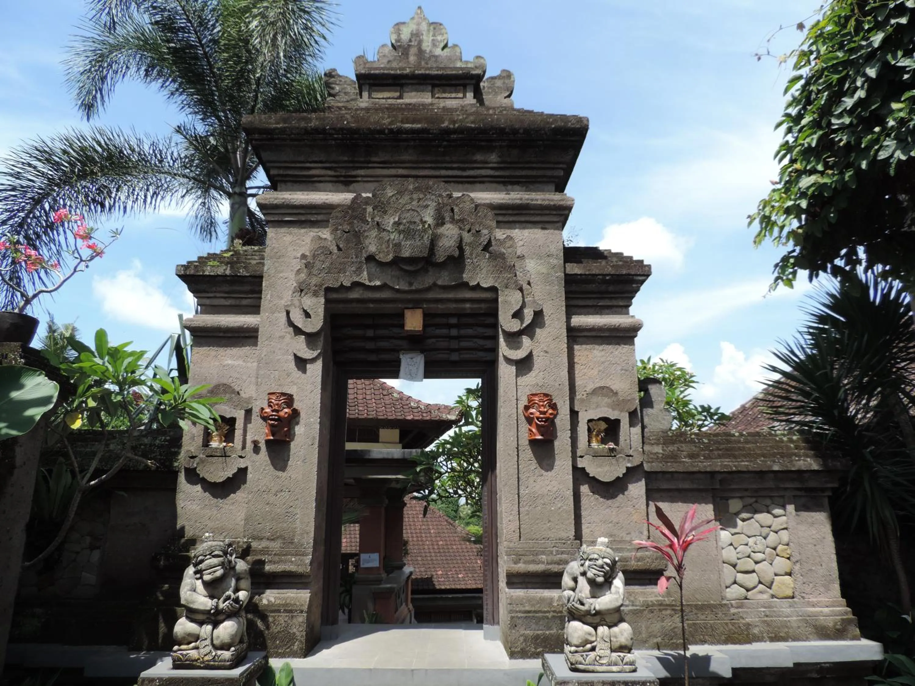 Facade/entrance in Nick's Hidden Cottages by Mahaputra-CHSE Certified