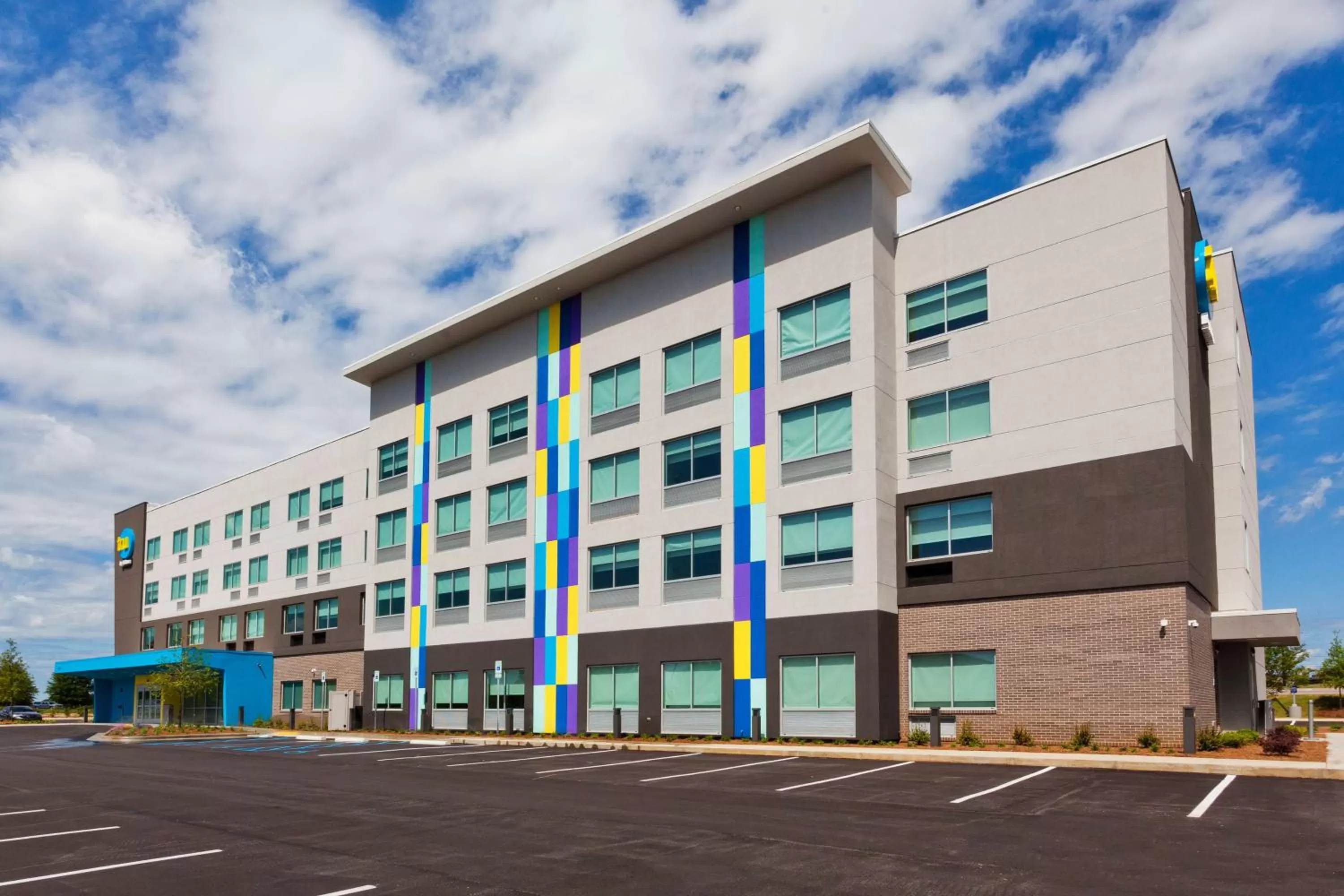 Property building in Tru By Hilton Prattville